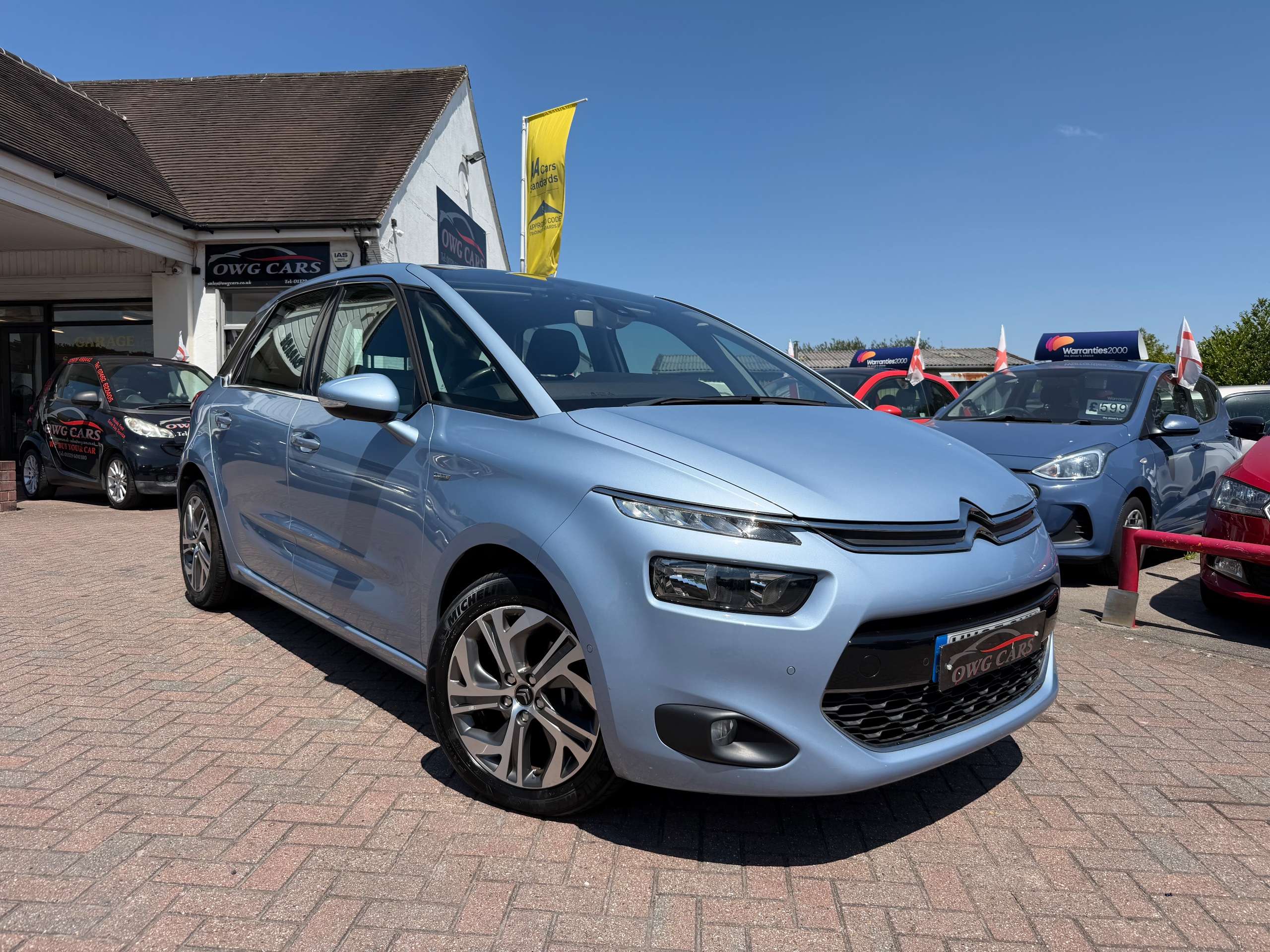 A 2015 CITROEN C4 PICASSO 1.6 BlueHDi Exclusive MPV 5dr Diesel EAT6 Euro 6 (s/s) (120 ps) A 2015 CITROEN C4 PICASSO 1.6 BlueHDi Exclusive MPV 5dr Diesel EAT6 Euro 6 (s/s) (120 ps)