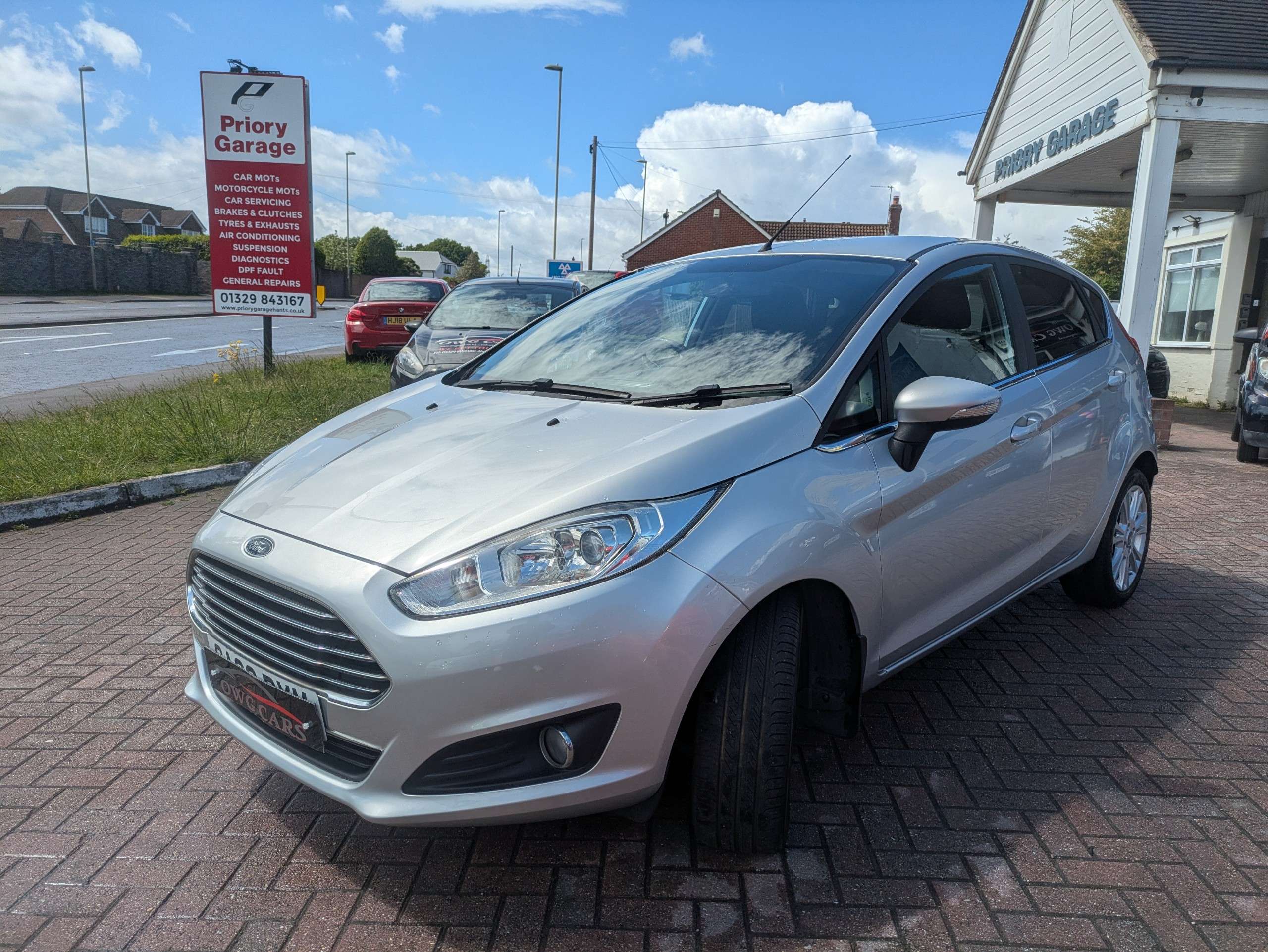 A 2013 FORD FIESTA 1.0T EcoBoost Zetec Hatchback 5dr Petrol Manual Euro 5 (s/s) (100 ps) A 2013 FORD FIESTA 1.0T EcoBoost Zetec Hatchback 5dr Petrol Manual Euro 5 (s/s) (100 ps)