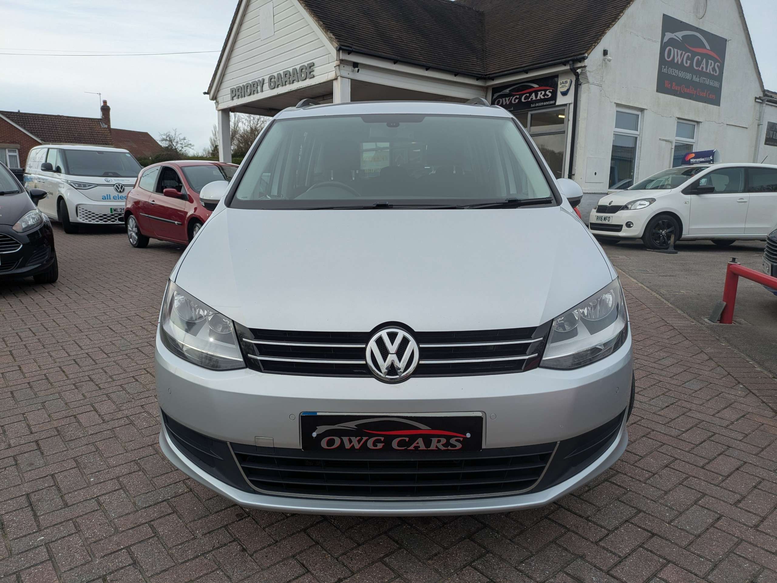 A 2013 VOLKSWAGEN SHARAN 2.0 TDI BlueMotion Tech SE MPV 5dr Diesel DSG Euro 5 (s/s) (140 ps) A 2013 VOLKSWAGEN SHARAN 2.0 TDI BlueMotion Tech SE MPV 5dr Diesel DSG Euro 5 (s/s) (140 ps)