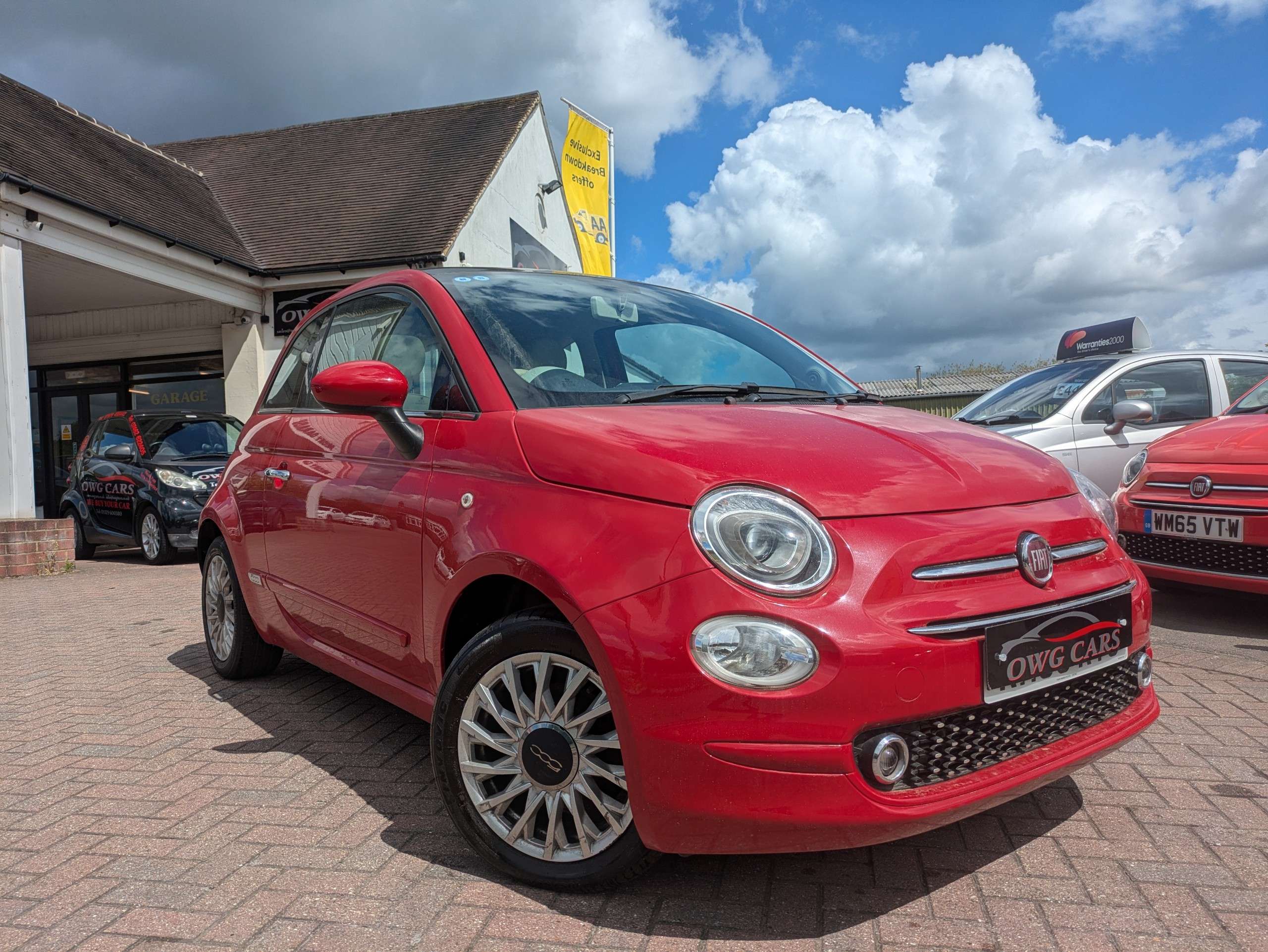 A 2016 FIAT 500 1.2 Lounge Hatchback 3dr Petrol Manual Euro 6 (s/s) (69 bhp) A 2016 FIAT 500 1.2 Lounge Hatchback 3dr Petrol Manual Euro 6 (s/s) (69 bhp)
