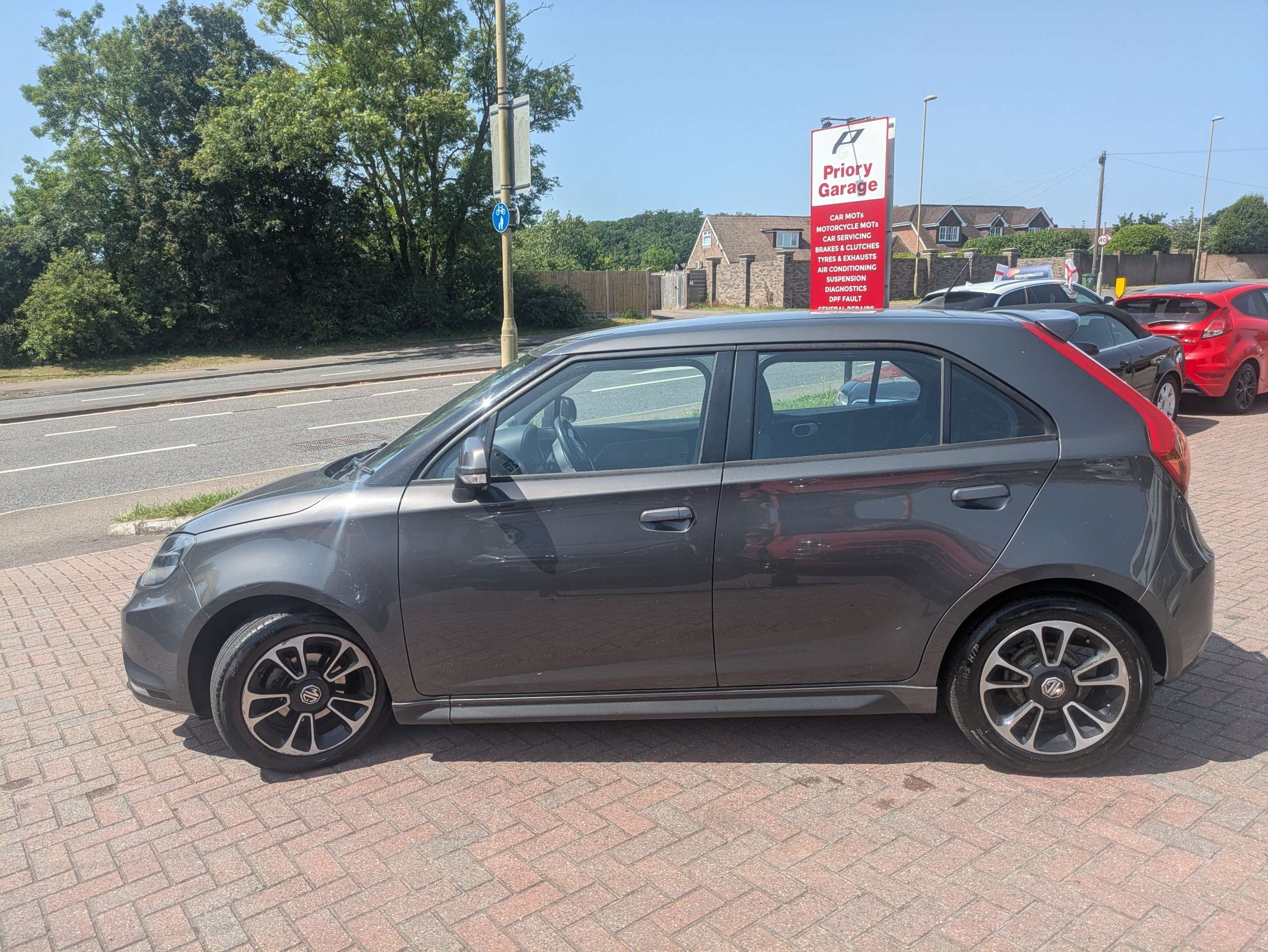 A 2016 MG MG3 1.5 VTi-TECH 3Style Hatchback 5dr Petrol Manual Euro 6 (s/s) (106 ps) A 2016 MG MG3 1.5 VTi-TECH 3Style Hatchback 5dr Petrol Manual Euro 6 (s/s) (106 ps)