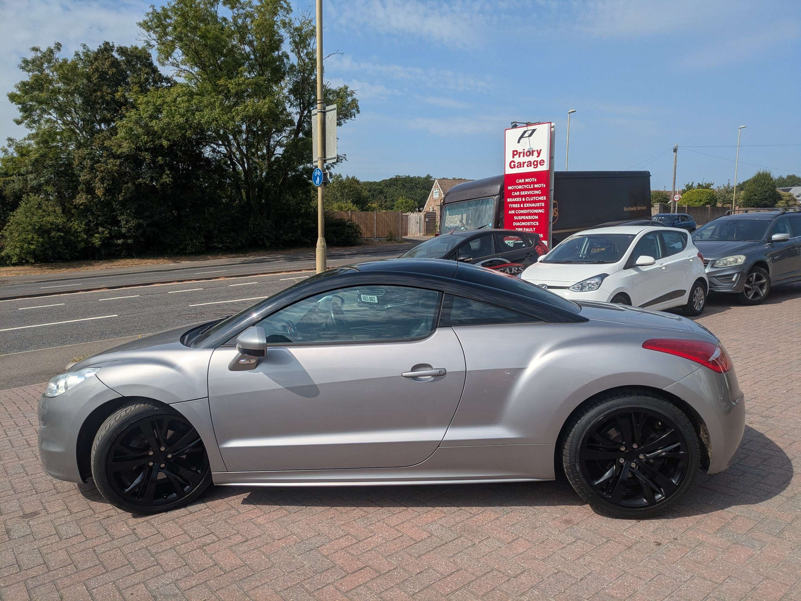 A 2015 PEUGEOT RCZ 1.6 THP GT Coupe 2dr Petrol Manual Euro 5 (156 ps) A 2015 PEUGEOT RCZ 1.6 THP GT Coupe 2dr Petrol Manual Euro 5 (156 ps)