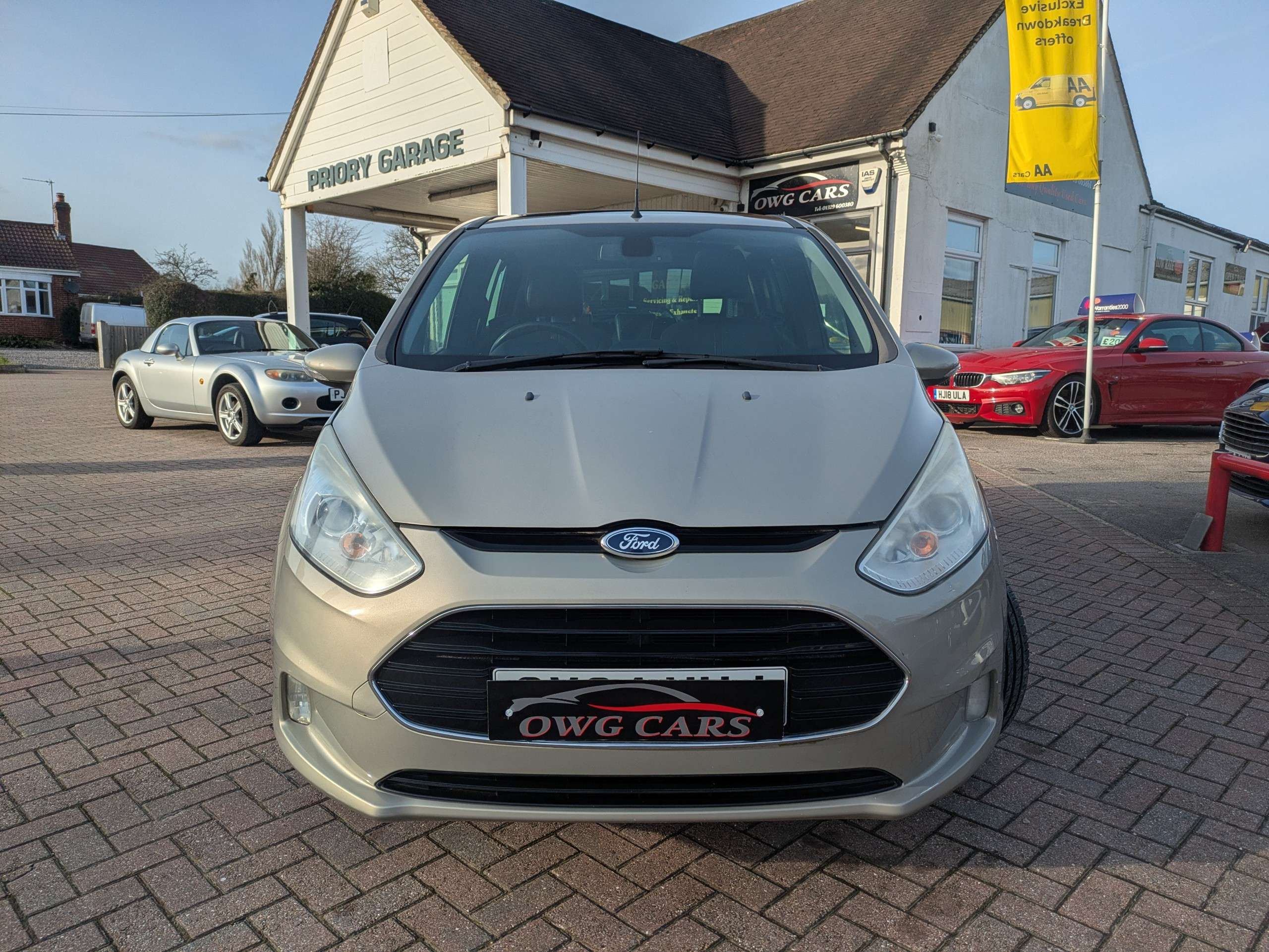 A 2014 FORD B-MAX TITANIUM X A 2014 FORD B-MAX TITANIUM X