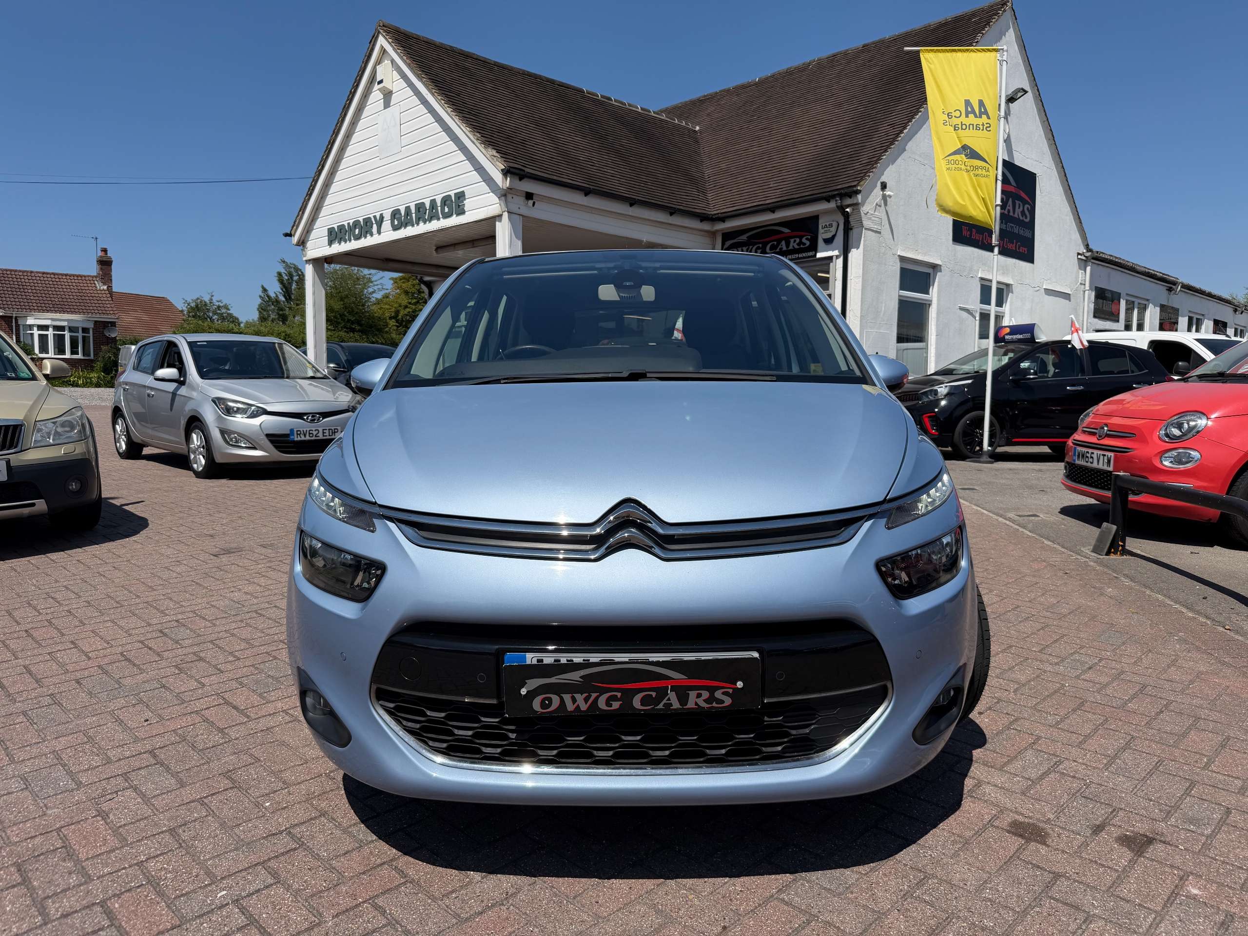 A 2015 CITROEN C4 PICASSO 1.6 BlueHDi Exclusive MPV 5dr Diesel EAT6 Euro 6 (s/s) (120 ps) A 2015 CITROEN C4 PICASSO 1.6 BlueHDi Exclusive MPV 5dr Diesel EAT6 Euro 6 (s/s) (120 ps)