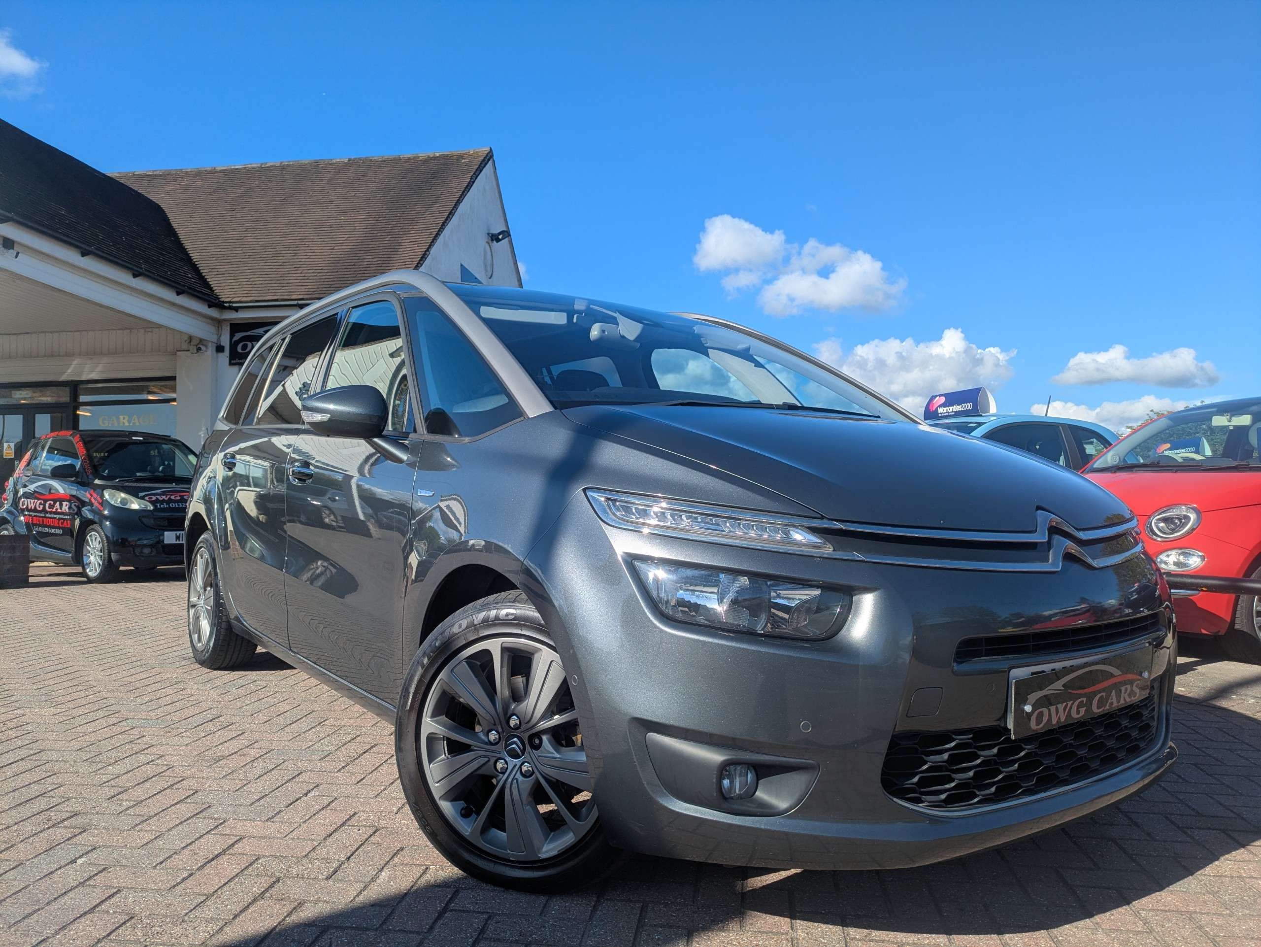 A 2014 CITROEN GRAND C4 PICASSO 1.6 e-HDi Airdream Exclusive+ MPV 5dr Diesel Manual Euro 5 (s/s) (115 ps) A 2014 CITROEN GRAND C4 PICASSO 1.6 e-HDi Airdream Exclusive+ MPV 5dr Diesel Manual Euro 5 (s/s) (115 ps)