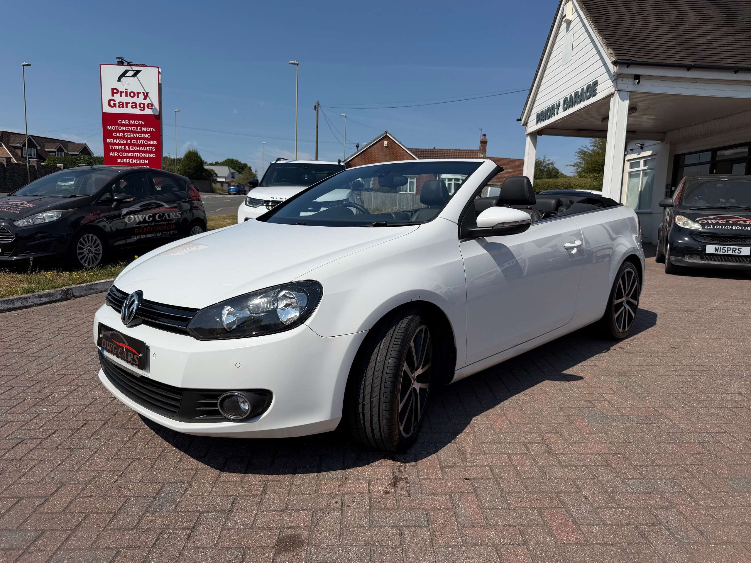 A 2012 VOLKSWAGEN GOLF 1.4 TSI GT Cabriolet 2dr Petrol DSG Euro 5 (160 ps) A 2012 VOLKSWAGEN GOLF 1.4 TSI GT Cabriolet 2dr Petrol DSG Euro 5 (160 ps)