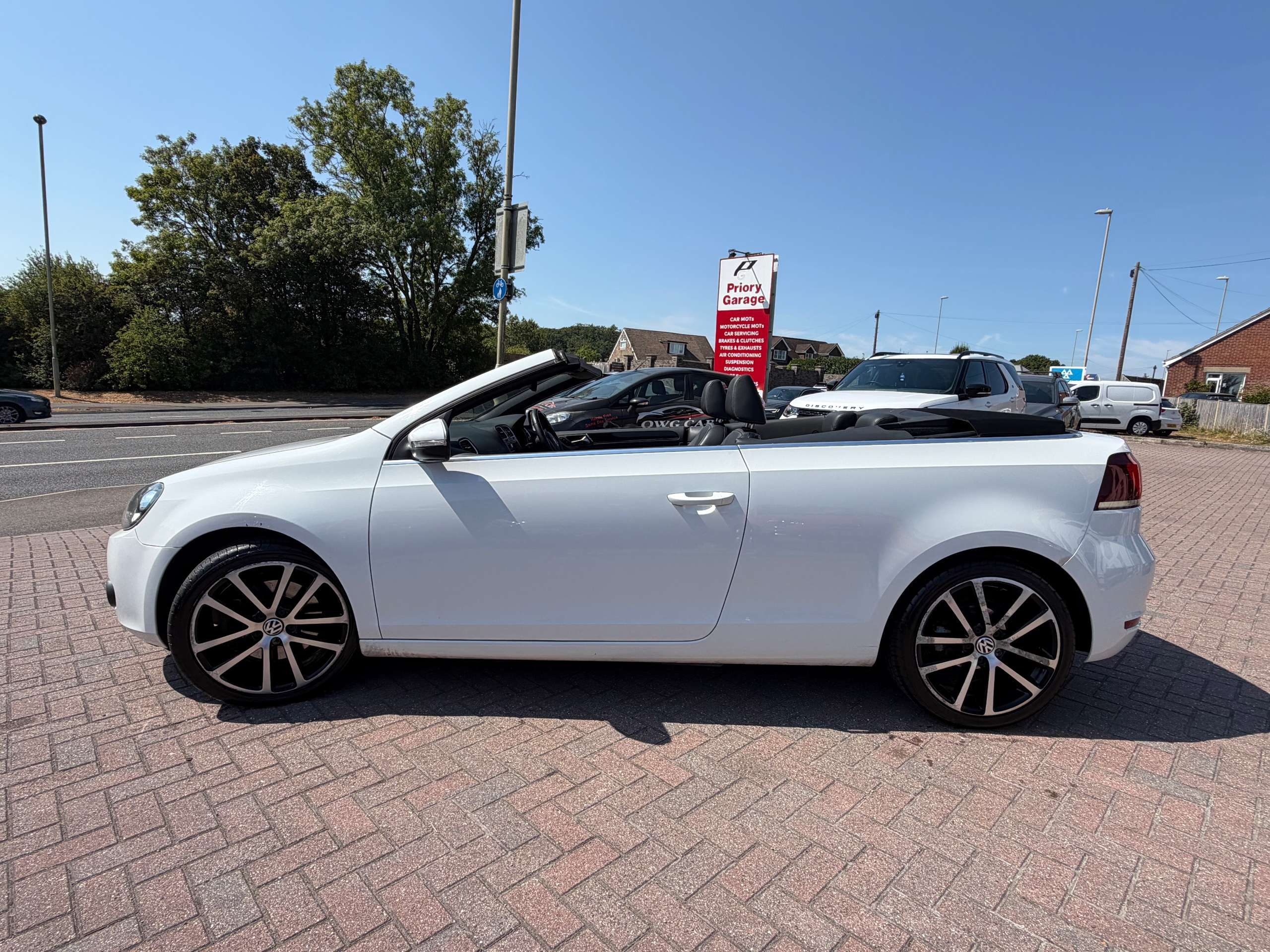 A 2012 VOLKSWAGEN GOLF 1.4 TSI GT Cabriolet 2dr Petrol DSG Euro 5 (160 ps) A 2012 VOLKSWAGEN GOLF 1.4 TSI GT Cabriolet 2dr Petrol DSG Euro 5 (160 ps)
