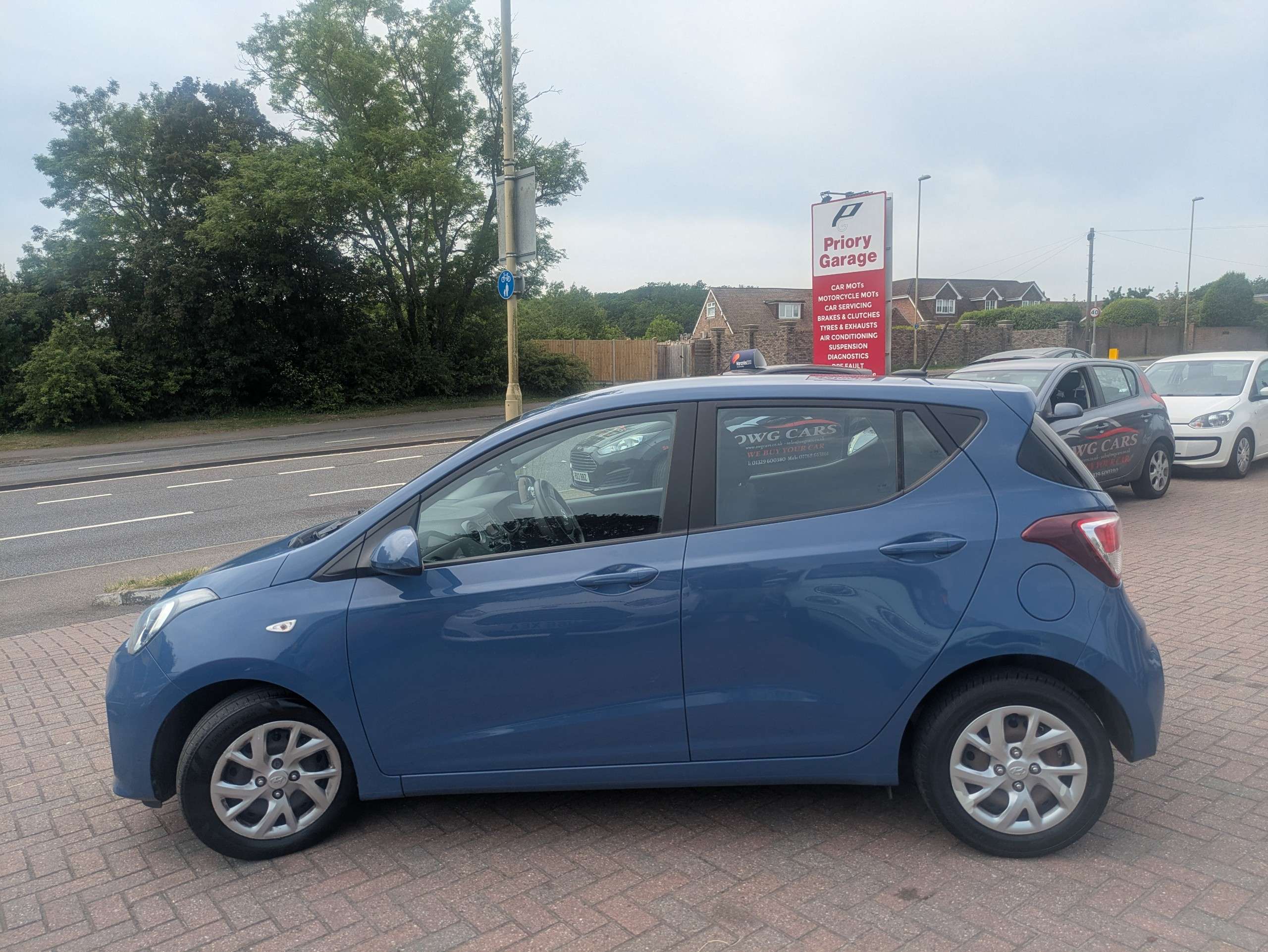 A 2017 HYUNDAI I10 1.2 SE Hatchback 5dr Petrol Manual Euro 6 (87 ps) A 2017 HYUNDAI I10 1.2 SE Hatchback 5dr Petrol Manual Euro 6 (87 ps)