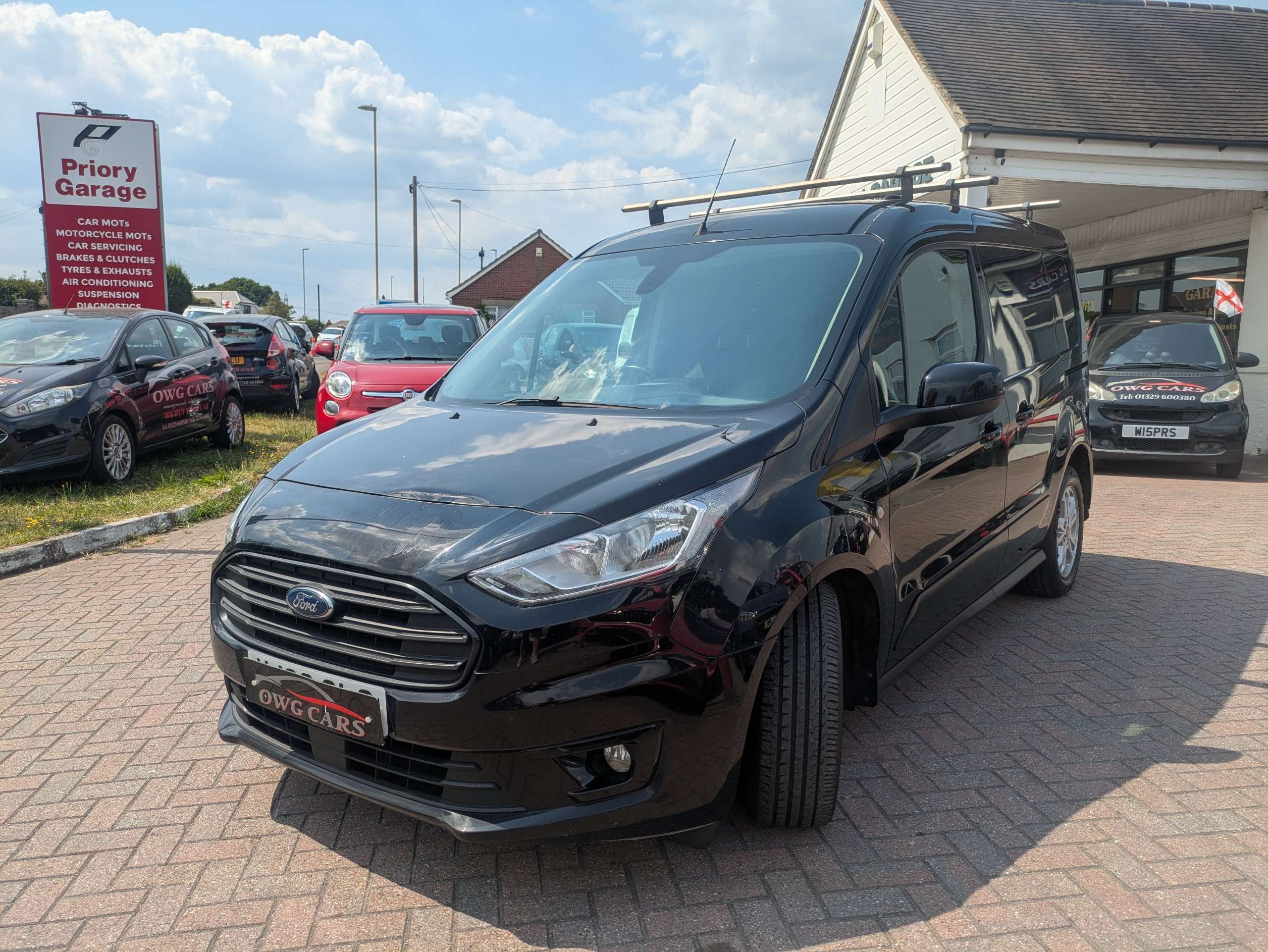 A 2018 FORD TRANSIT CONNECT 1.5 200 EcoBlue Limited Panel Van 5dr Diesel Auto L1 Euro 6 (s/s) (120 ps) A 2018 FORD TRANSIT CONNECT 1.5 200 EcoBlue Limited Panel Van 5dr Diesel Auto L1 Euro 6 (s/s) (120 ps)