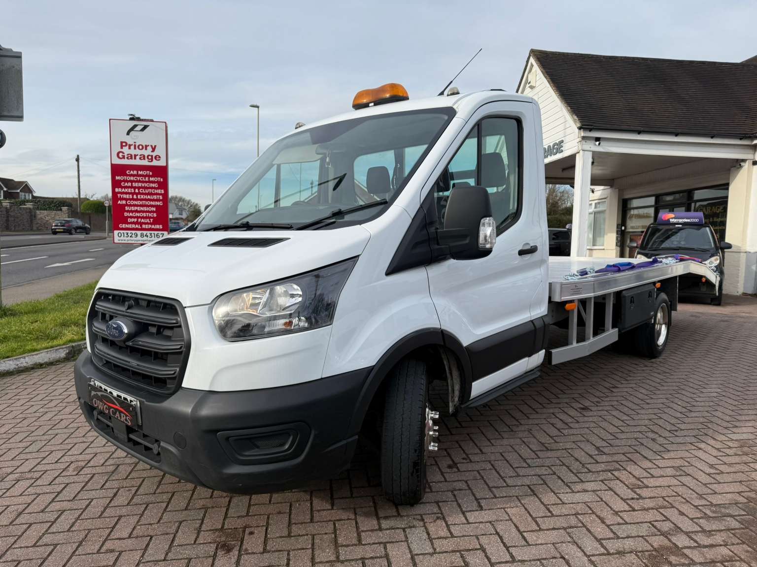 A 2021 FORD TRANSIT 2.0 350 EcoBlue Leader Chassis Cab 2dr Diesel Manual RWD L3 Euro 6 (s/s) (130 ps) A 2021 FORD TRANSIT 2.0 350 EcoBlue Leader Chassis Cab 2dr Diesel Manual RWD L3 Euro 6 (s/s) (130 ps)