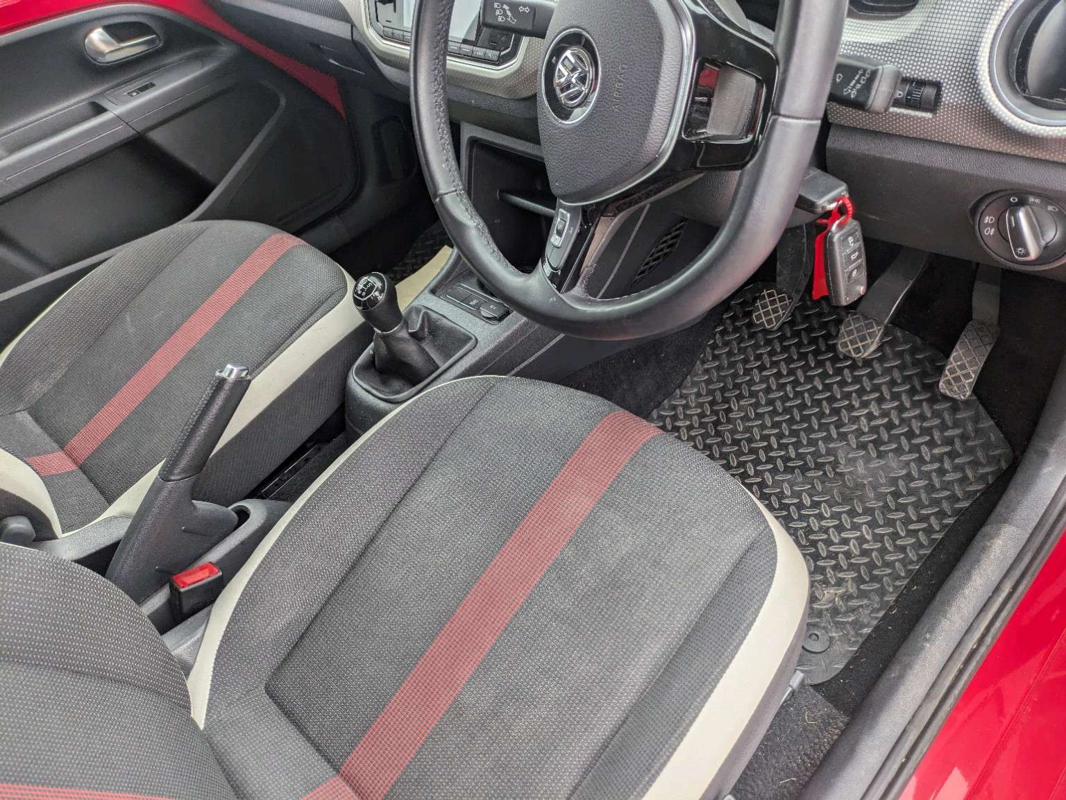 2017 VOLKSWAGEN UP! 2017 VOLKSWAGEN UP!