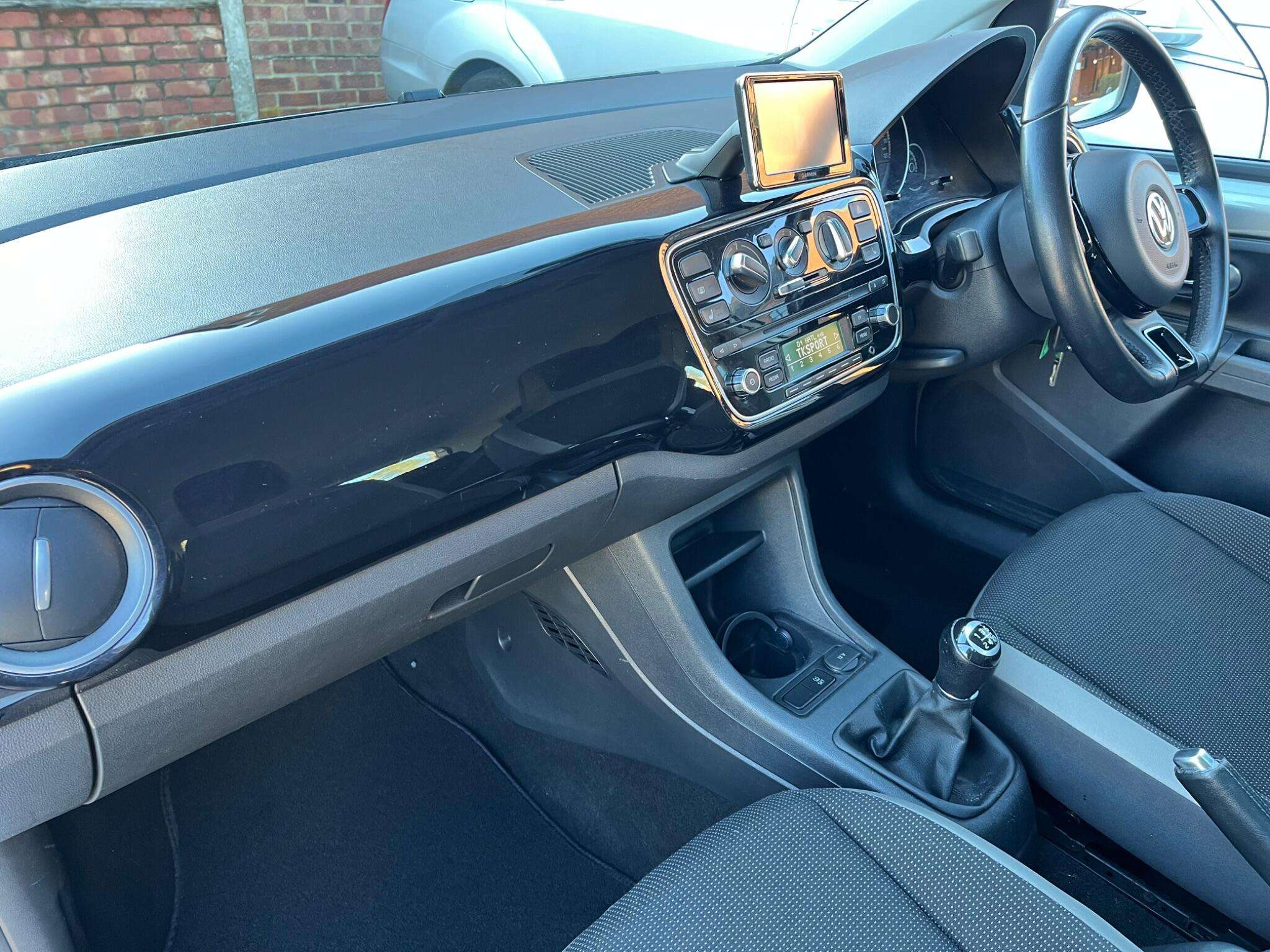 2015 VOLKSWAGEN UP! 2015 VOLKSWAGEN UP!