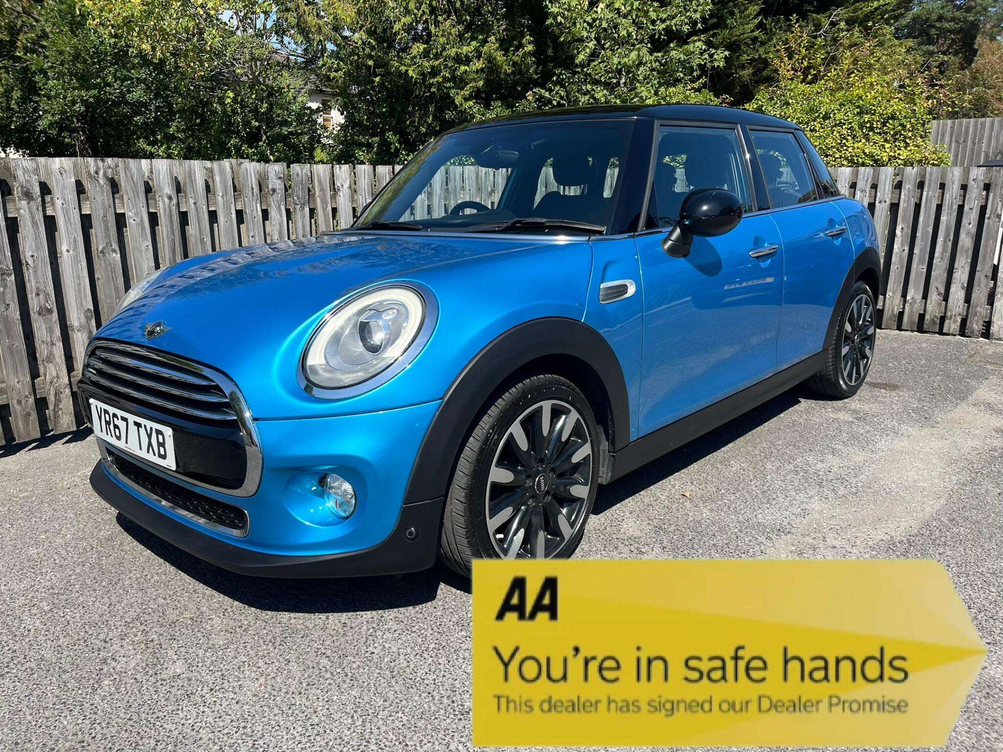 A 2017 MINI HATCH 1.5 Cooper Euro 6 (s/s) 5dr A 2017 MINI HATCH 1.5 Cooper Euro 6 (s/s) 5dr