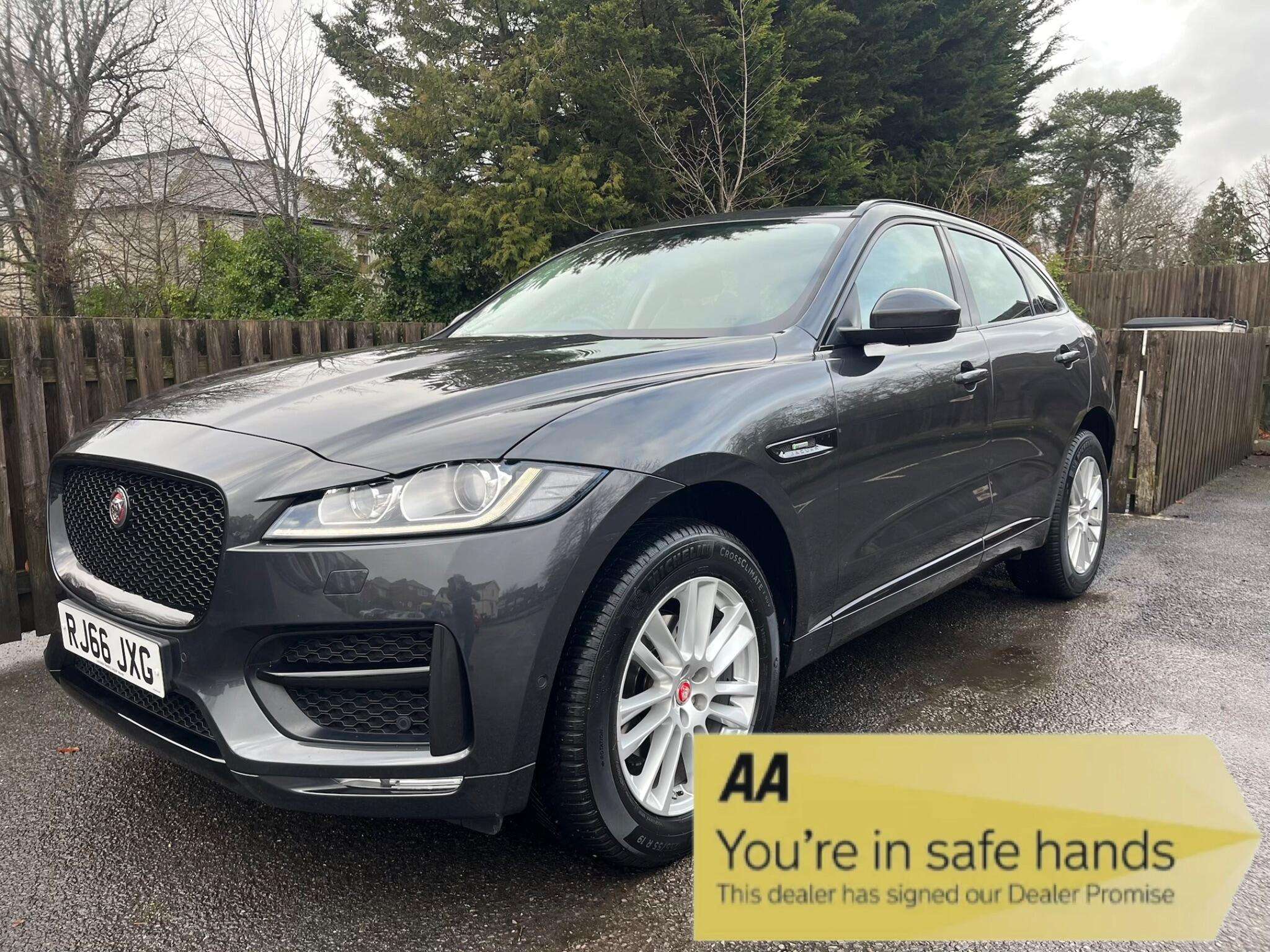 A 2016 JAGUAR F-PACE 2.0 D180 R-Sport Auto AWD Euro 6 (s/s) 5dr A 2016 JAGUAR F-PACE 2.0 D180 R-Sport Auto AWD Euro 6 (s/s) 5dr