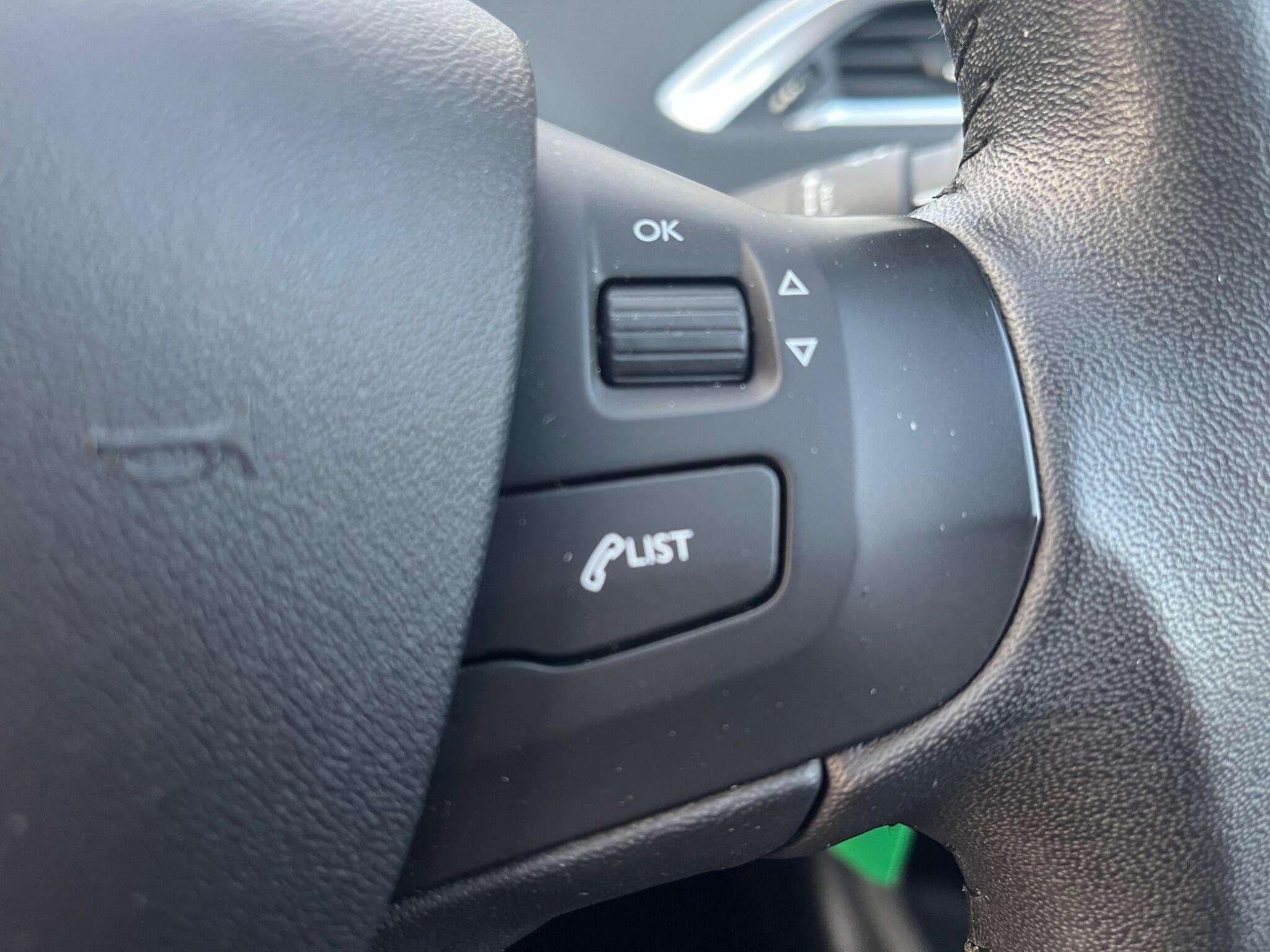 2016 PEUGEOT 208 2016 PEUGEOT 208