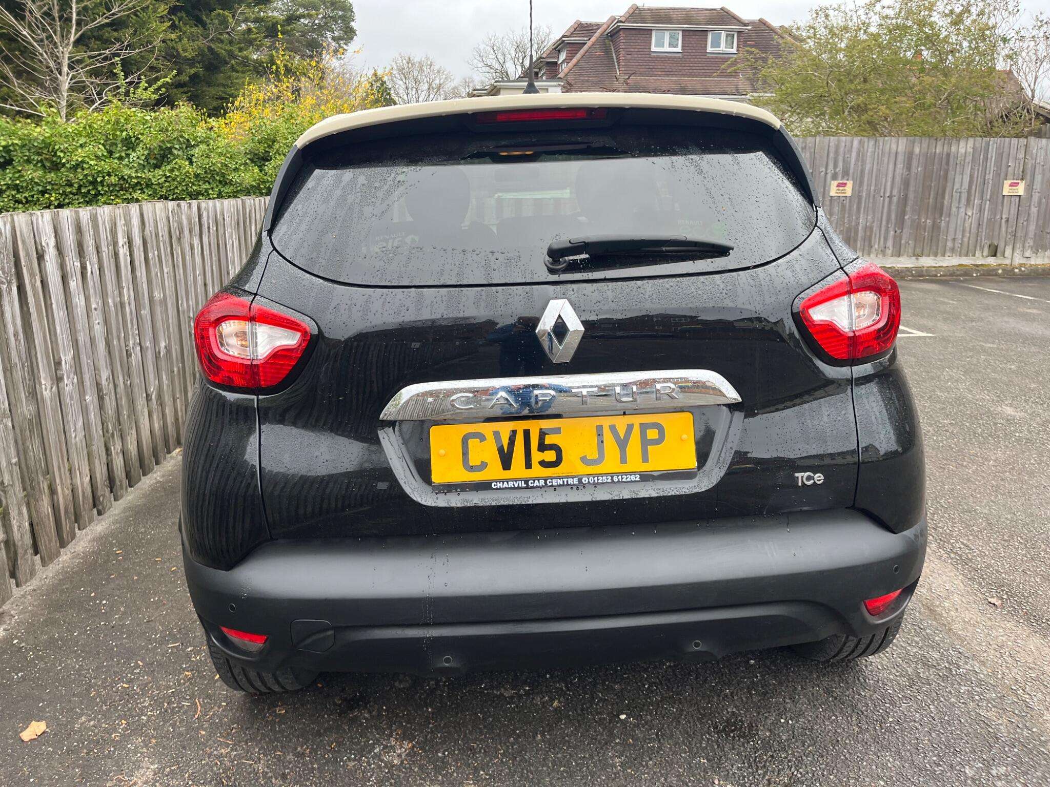 A 2015 RENAULT CAPTUR 0.9 TCe ENERGY Dynamique S MediaNav Euro 5 (s/s) 5dr A 2015 RENAULT CAPTUR 0.9 TCe ENERGY Dynamique S MediaNav Euro 5 (s/s) 5dr