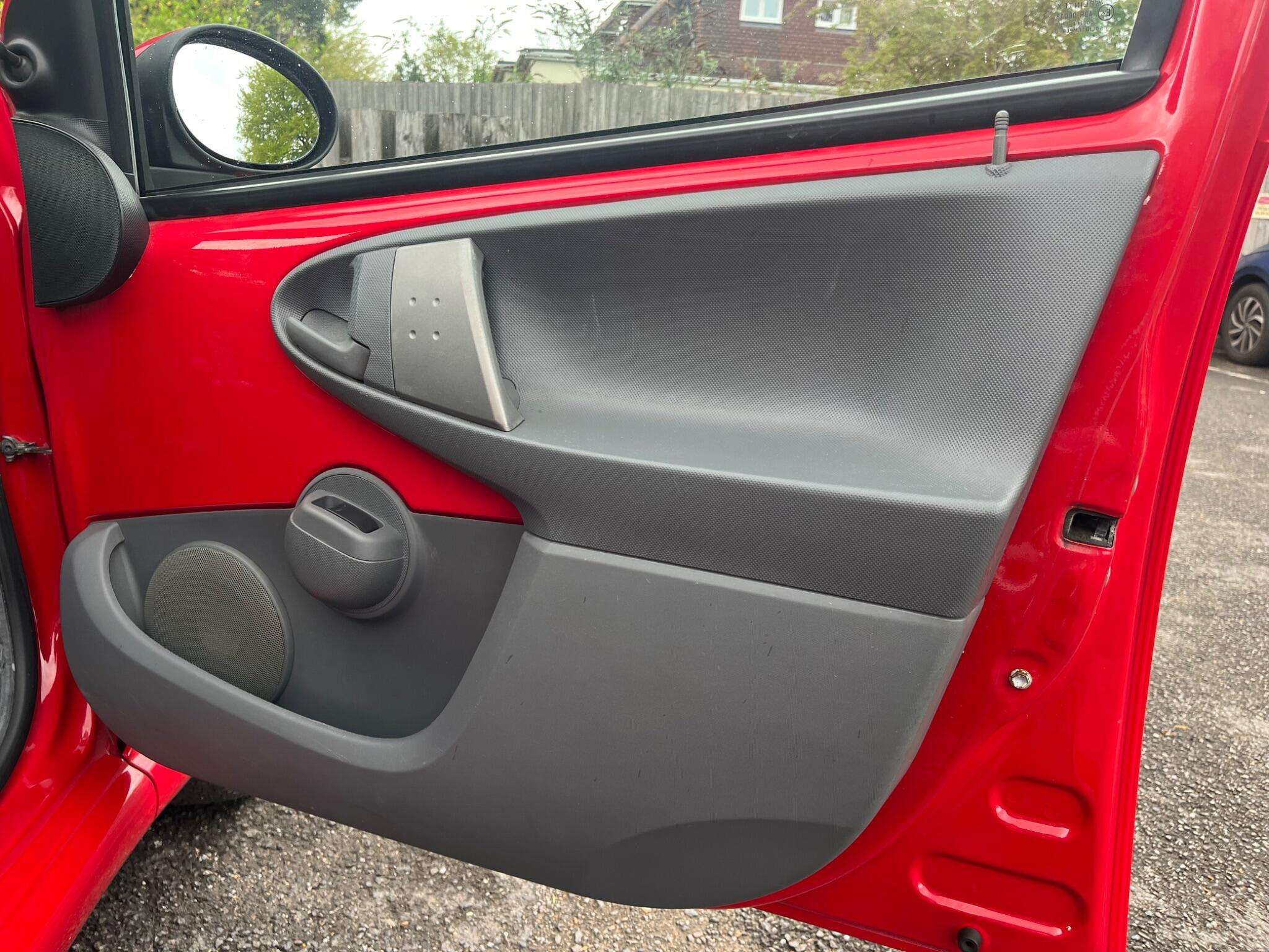 2011 TOYOTA AYGO 2011 TOYOTA AYGO