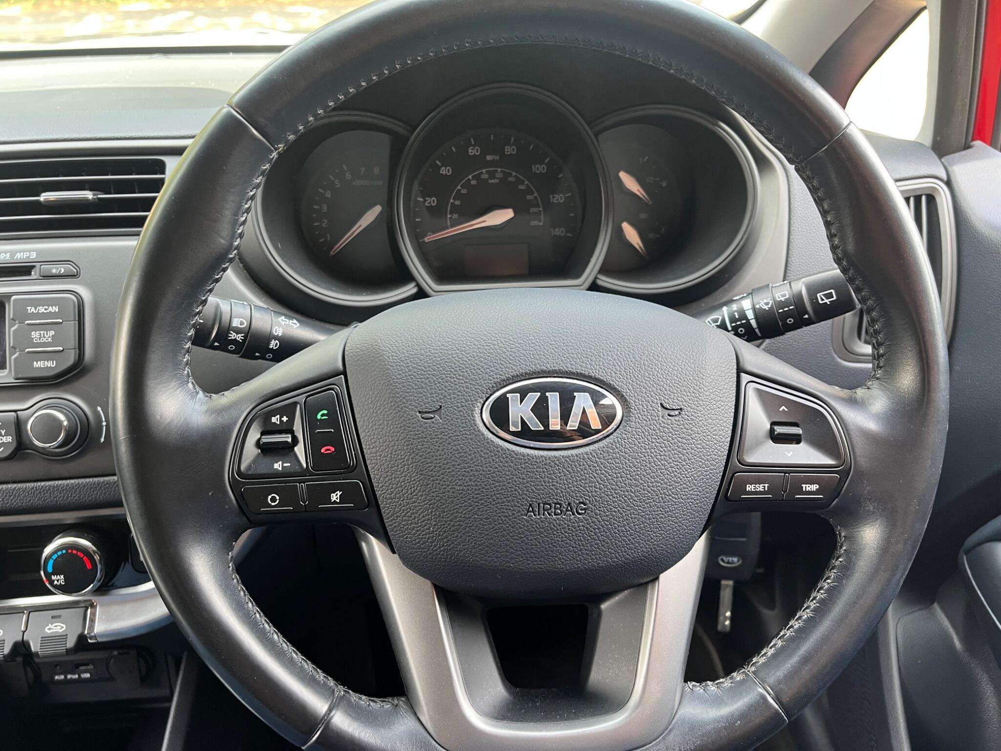 2014 KIA RIO 2014 KIA RIO