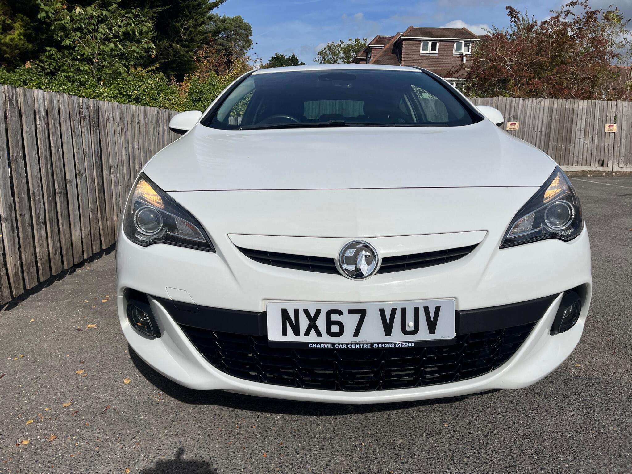 A 2017 VAUXHALL ASTRA 1.4i Turbo Limited Edition Euro 6 (s/s) 3dr A 2017 VAUXHALL ASTRA 1.4i Turbo Limited Edition Euro 6 (s/s) 3dr
