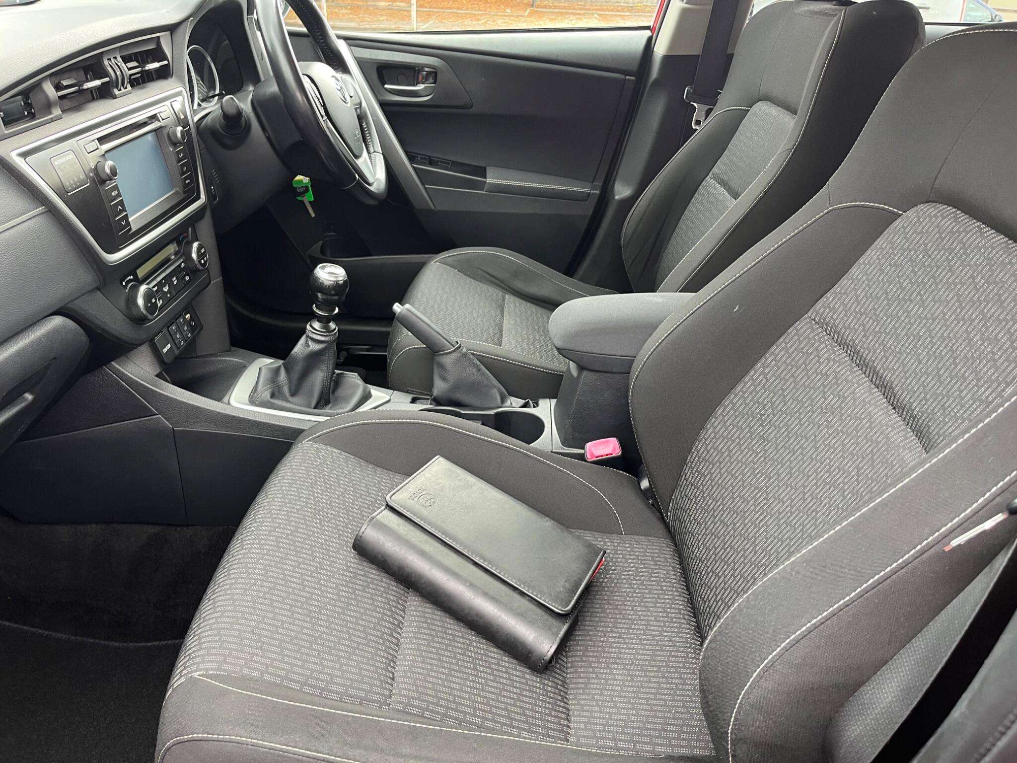 2015 TOYOTA AURIS 2015 TOYOTA AURIS