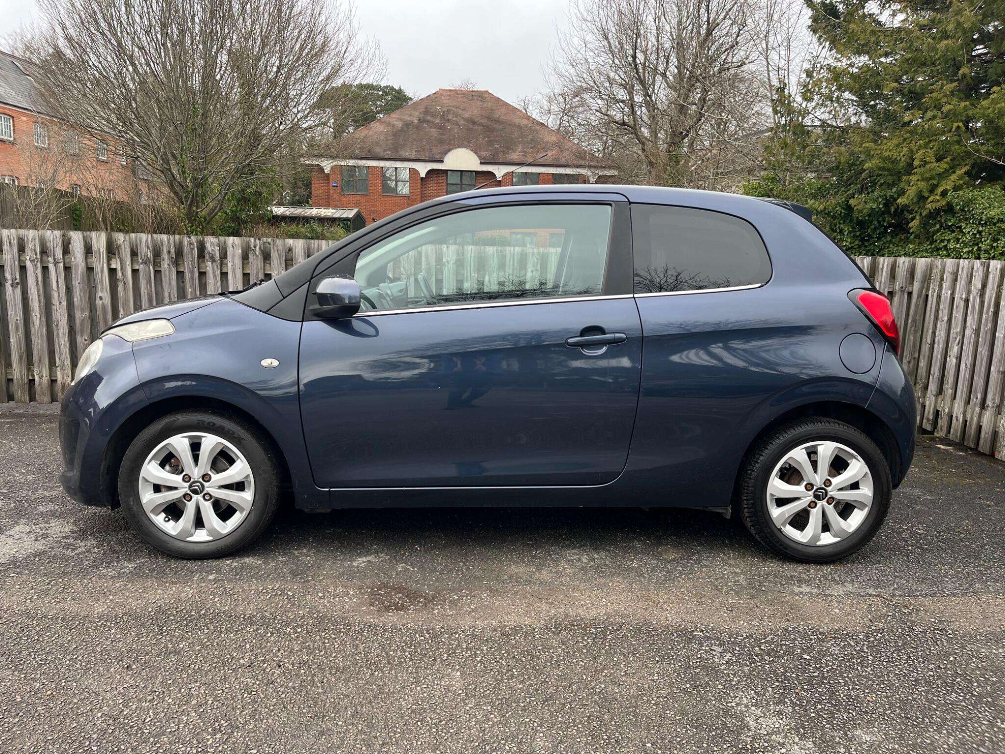 A 2015 CITROEN C1 1.2 PureTech Flair Euro 6 3dr A 2015 CITROEN C1 1.2 PureTech Flair Euro 6 3dr