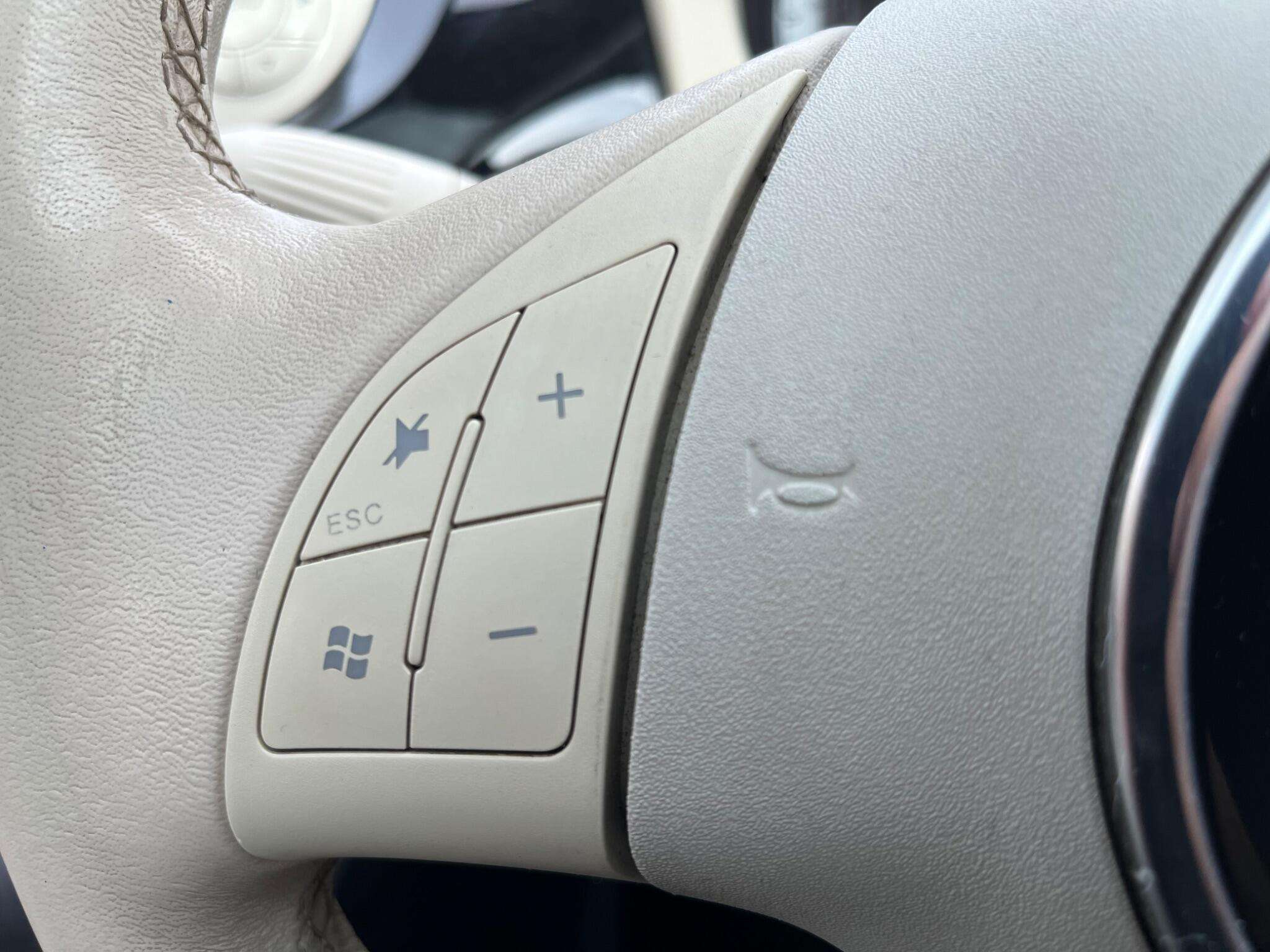 2011 FIAT 500 2011 FIAT 500