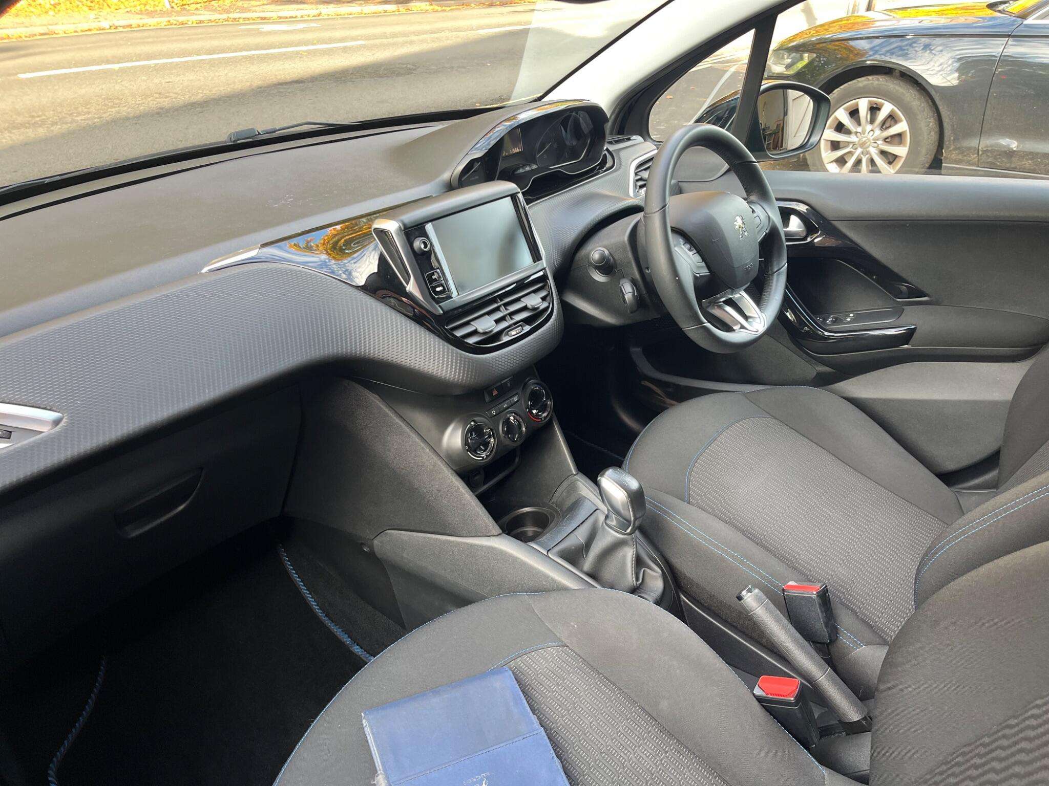 2018 PEUGEOT 208 2018 PEUGEOT 208