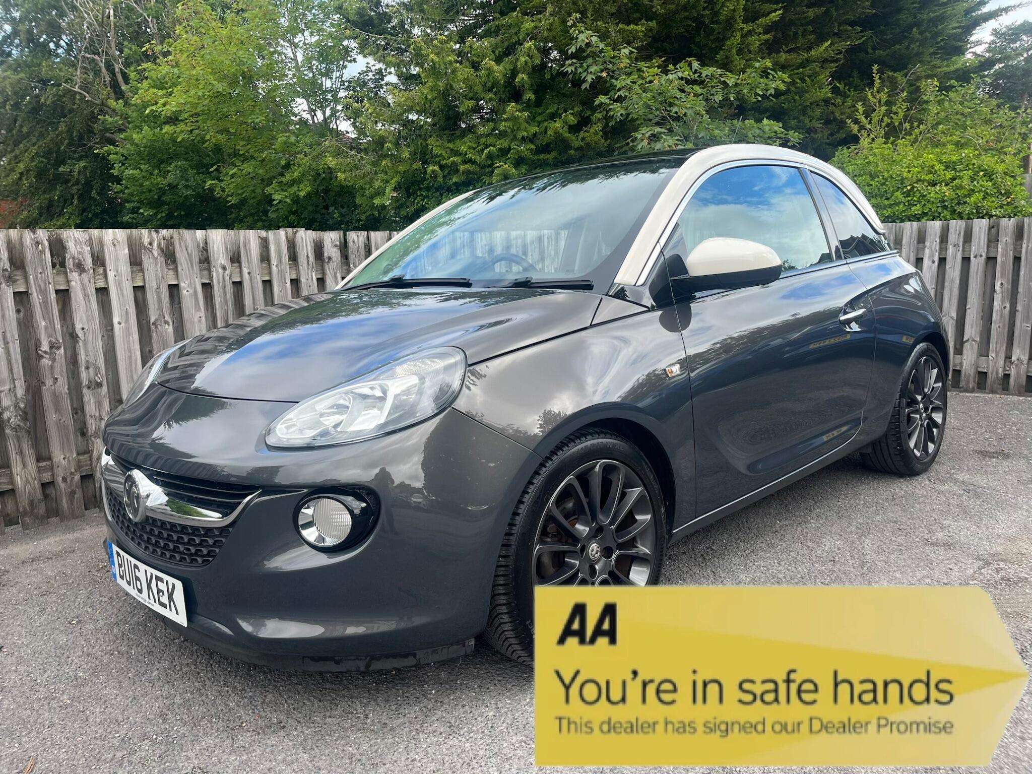 A 2016 VAUXHALL ADAM 1.4i GLAM Euro 6 3dr A 2016 VAUXHALL ADAM 1.4i GLAM Euro 6 3dr