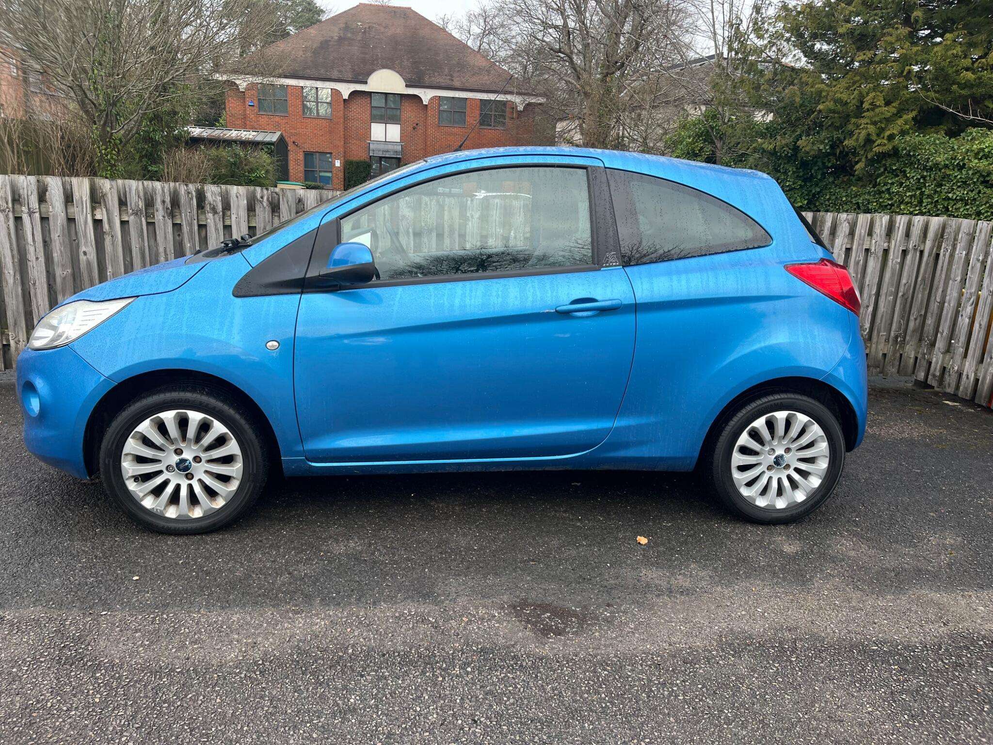 A 2011 FORD KA 1.2 Zetec Euro 4 3dr A 2011 FORD KA 1.2 Zetec Euro 4 3dr