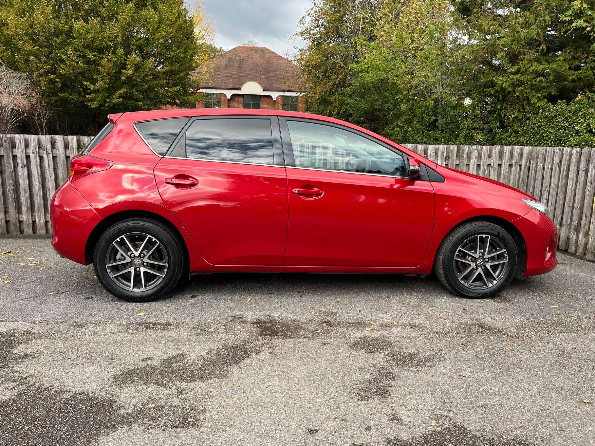 2015 TOYOTA AURIS 2015 TOYOTA AURIS