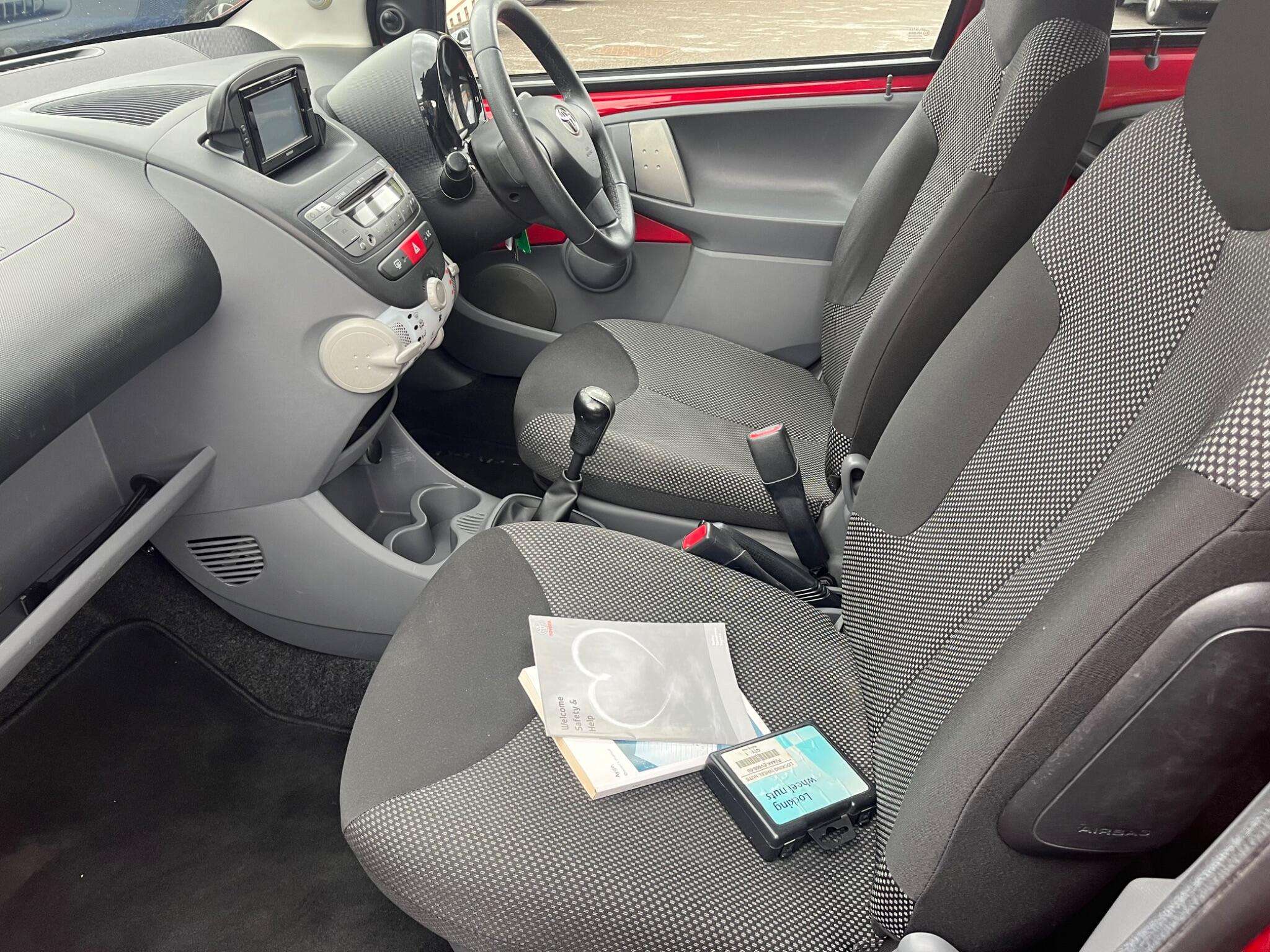 2011 TOYOTA AYGO 2011 TOYOTA AYGO