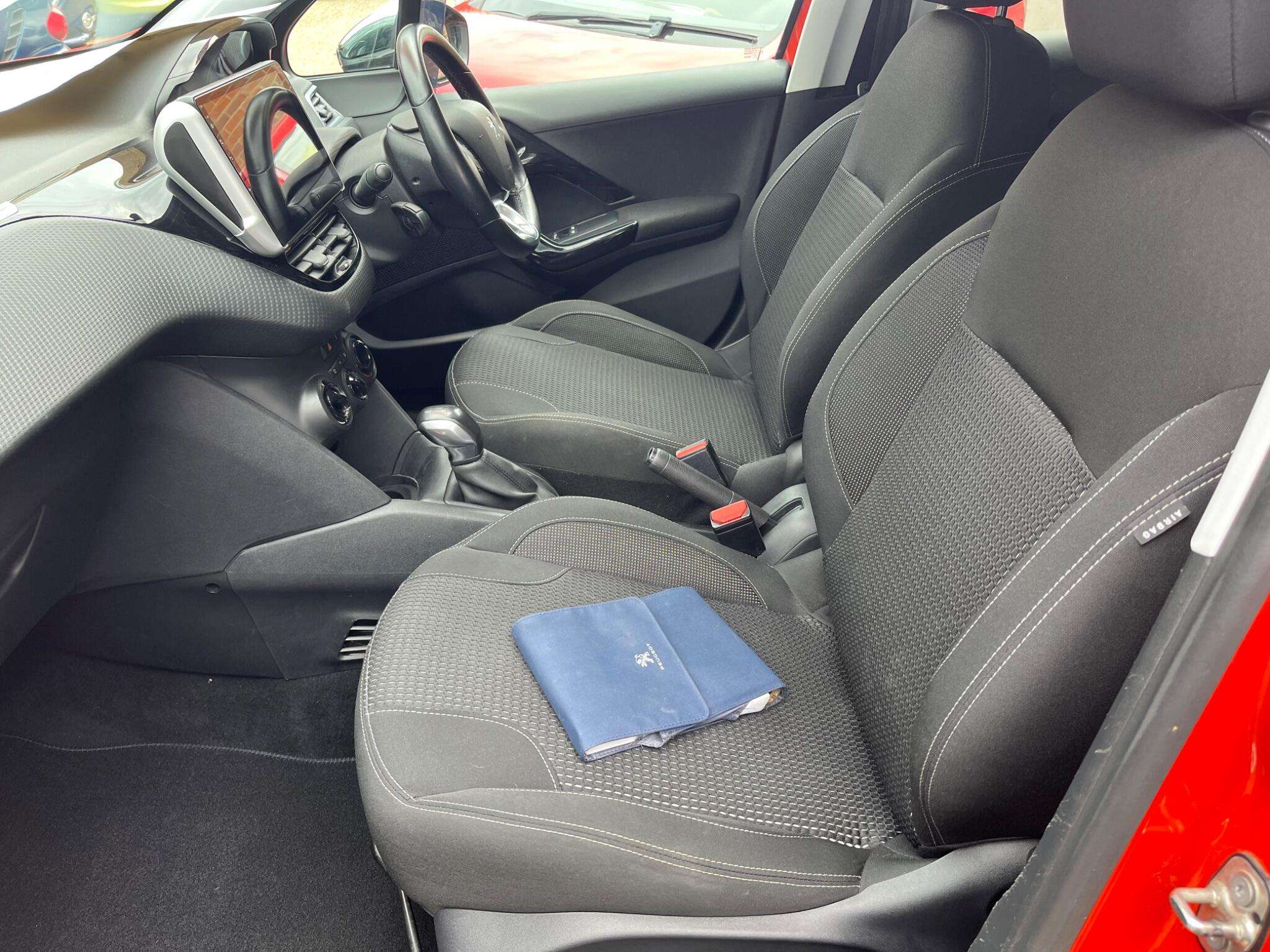 2017 PEUGEOT 208 2017 PEUGEOT 208