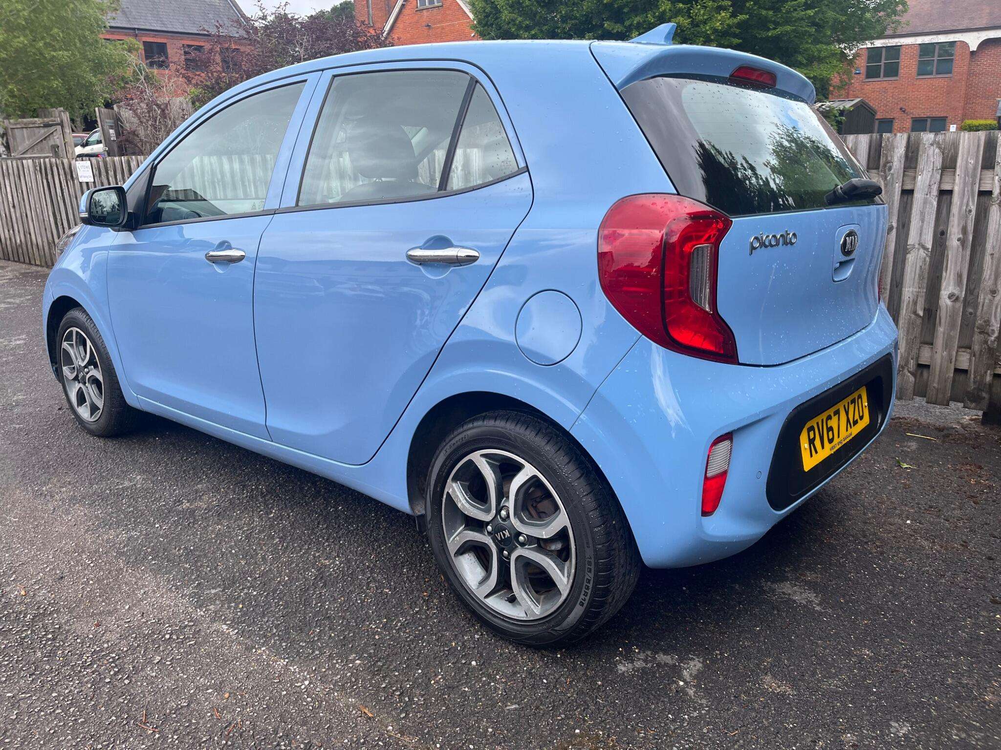 A 2017 KIA PICANTO 1.25 3 Euro 6 5dr A 2017 KIA PICANTO 1.25 3 Euro 6 5dr