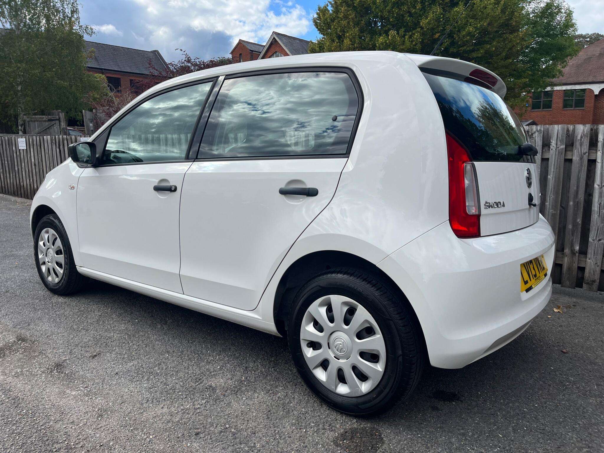A 2013 SKODA CITIGO 1.0 MPI S Euro 5 5dr A 2013 SKODA CITIGO 1.0 MPI S Euro 5 5dr