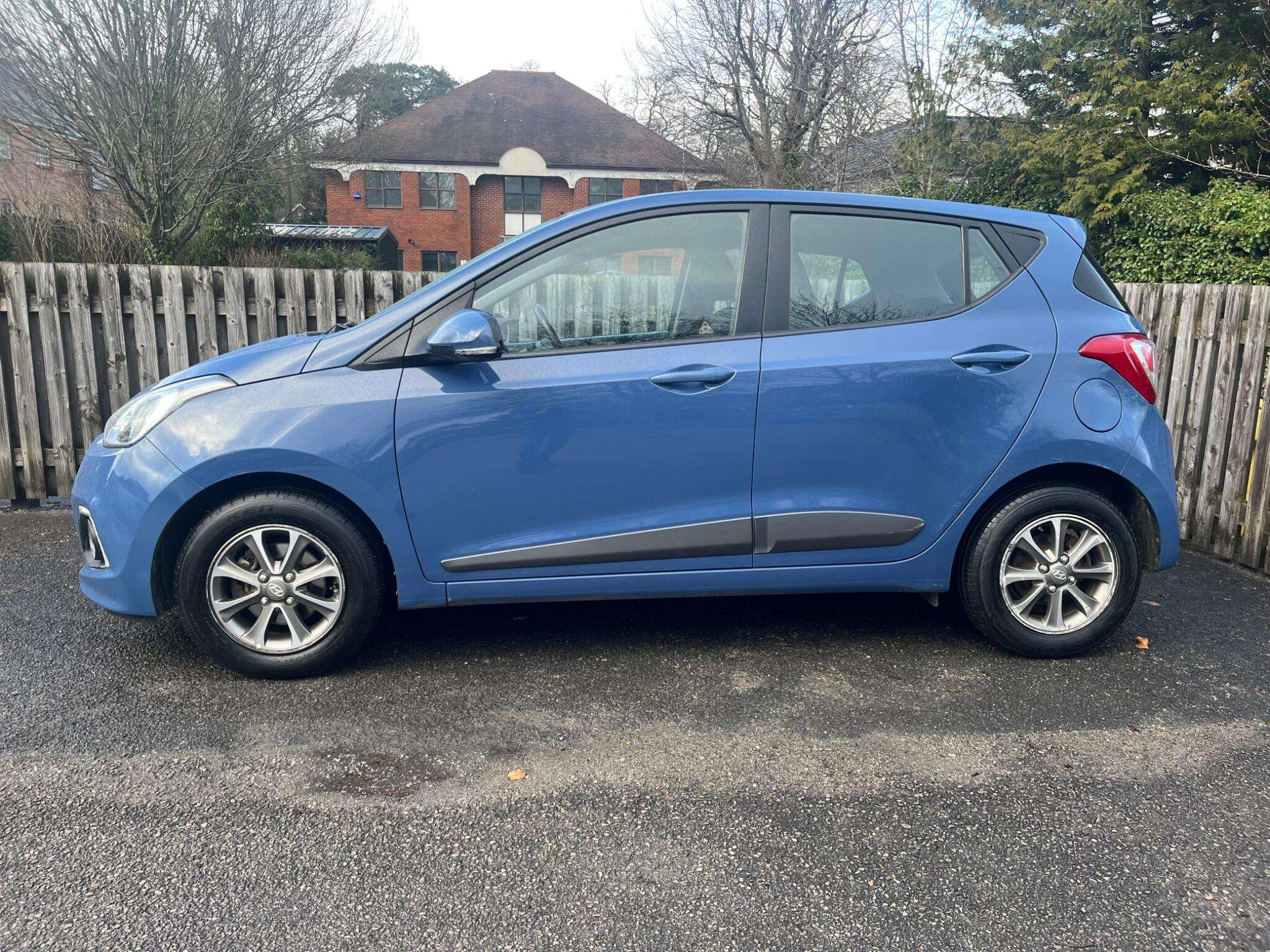 A 2015 HYUNDAI I10 1.0 Premium Euro 5 5dr A 2015 HYUNDAI I10 1.0 Premium Euro 5 5dr