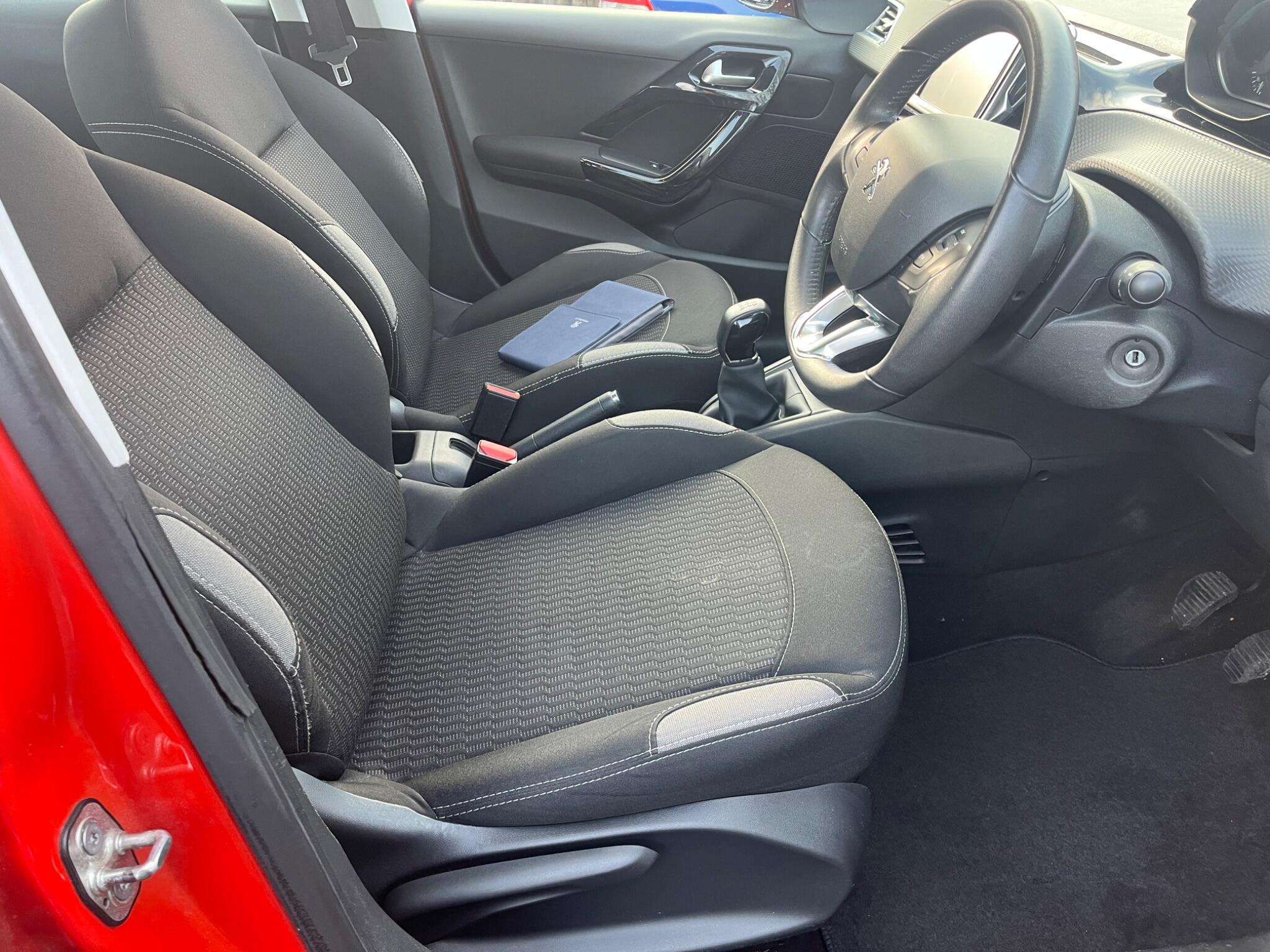 2016 PEUGEOT 208 2016 PEUGEOT 208