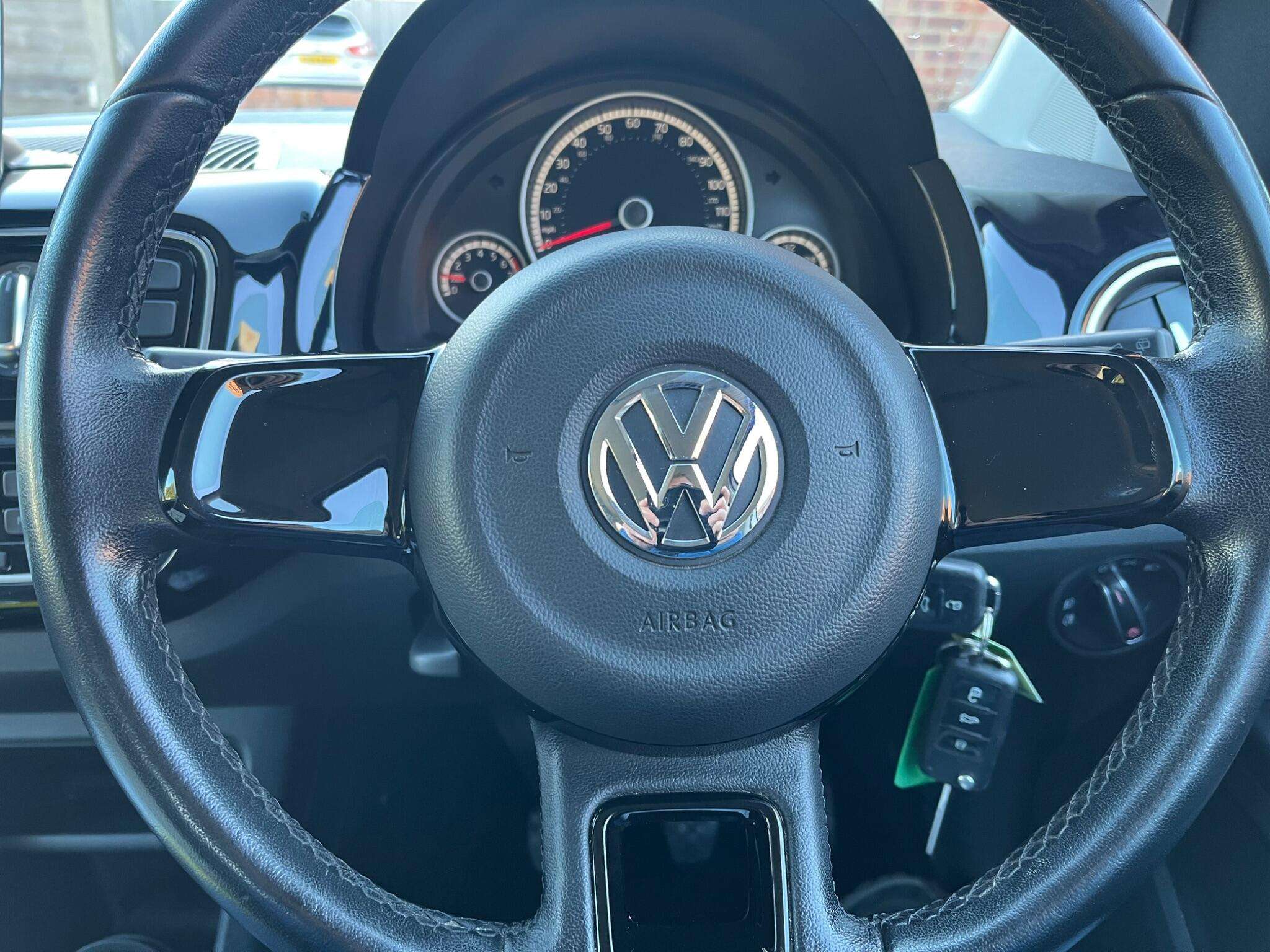 2015 VOLKSWAGEN UP! 2015 VOLKSWAGEN UP!