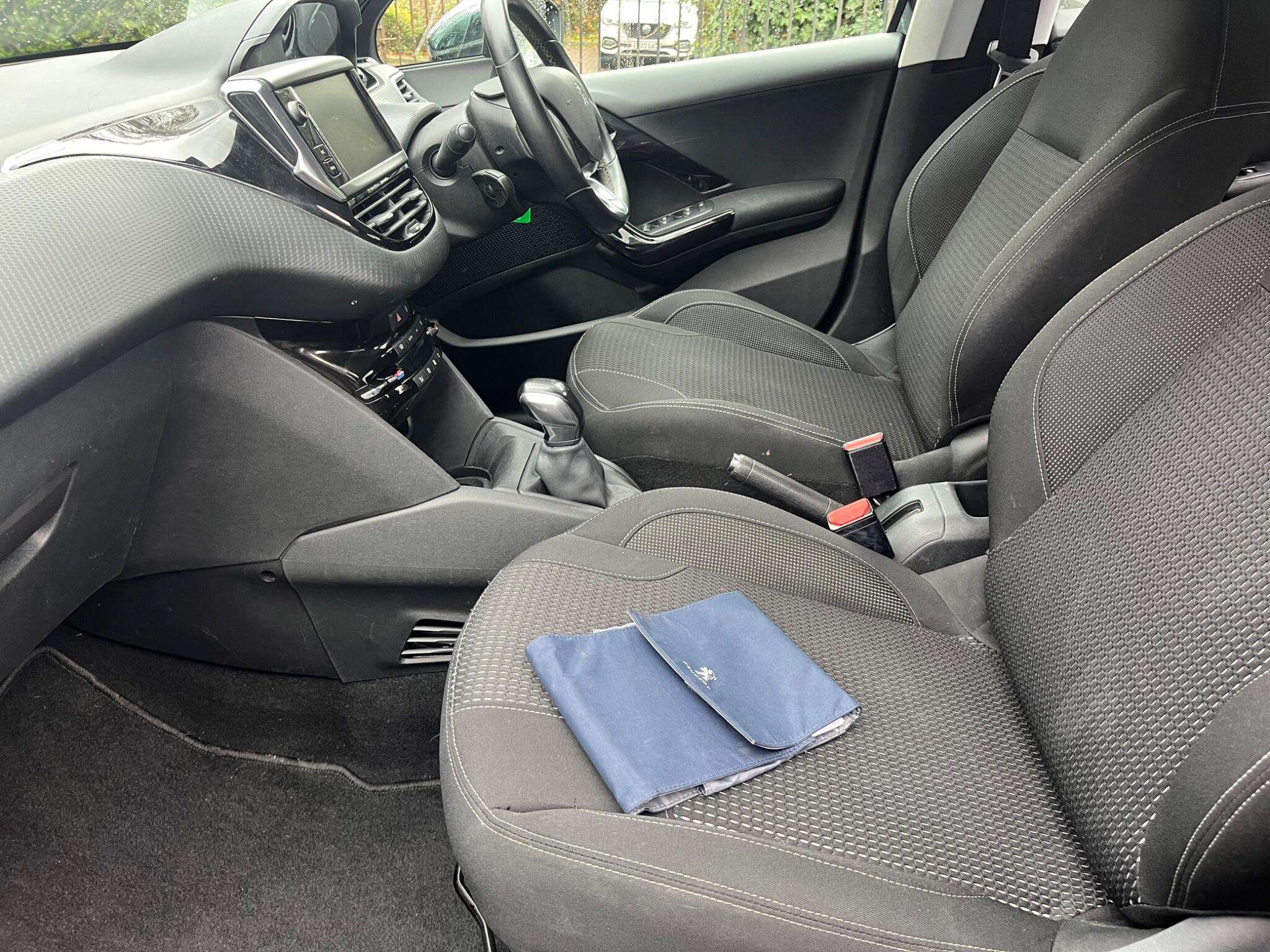 2019 PEUGEOT 208 2019 PEUGEOT 208