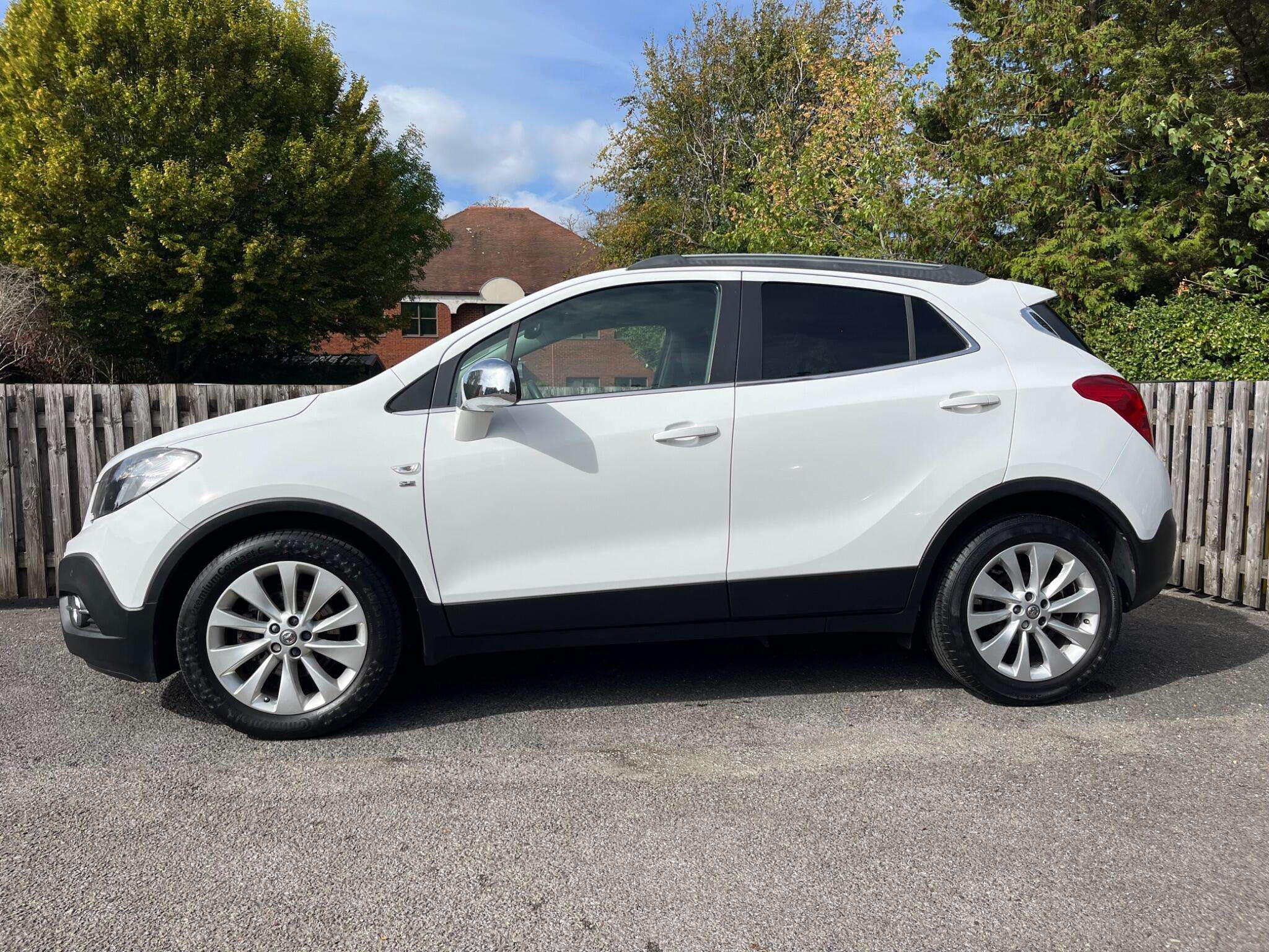 A 2015 VAUXHALL MOKKA 1.4i Turbo SE 2WD Euro 6 (s/s) 5dr A 2015 VAUXHALL MOKKA 1.4i Turbo SE 2WD Euro 6 (s/s) 5dr