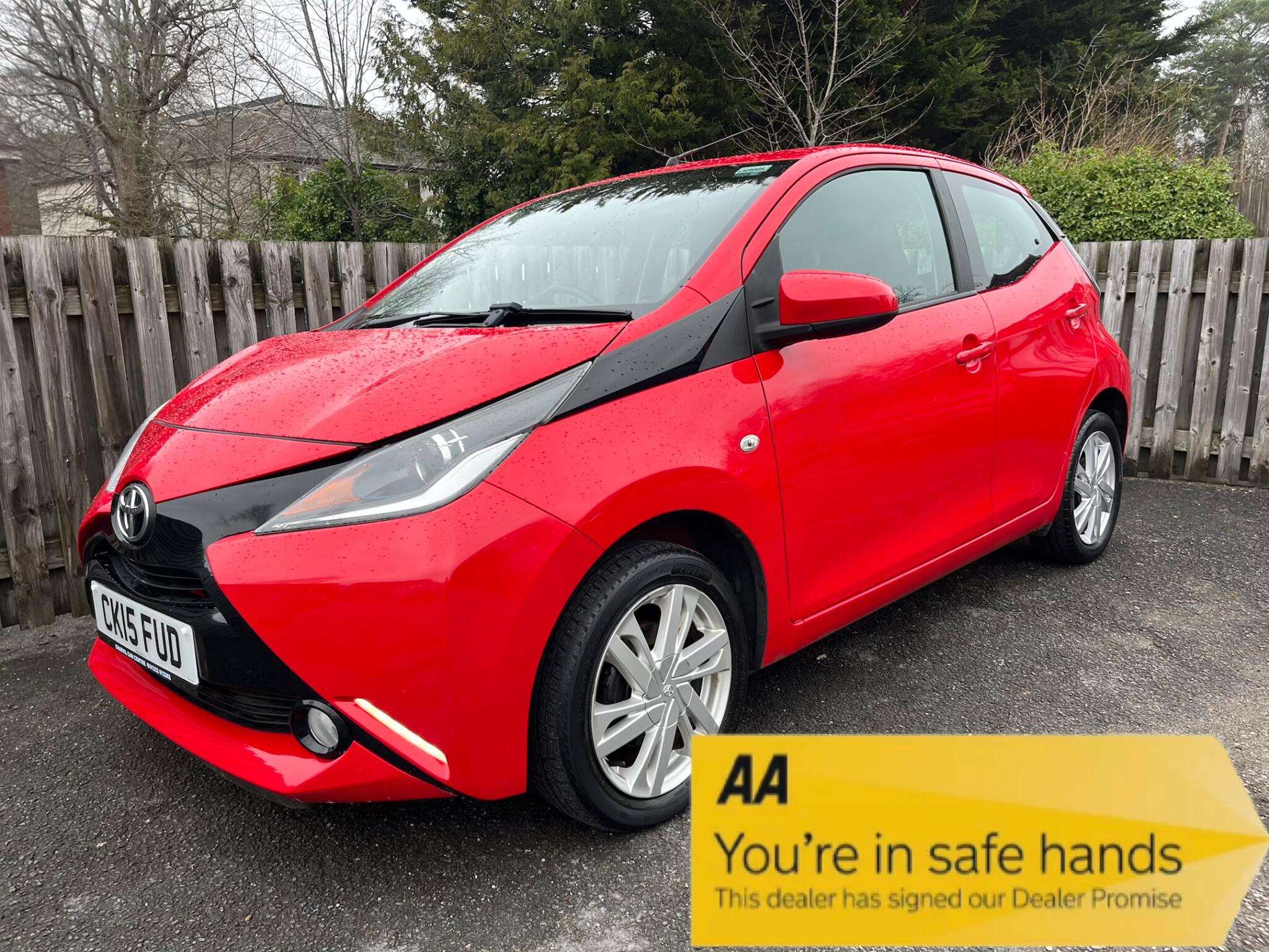 A 2015 TOYOTA AYGO 1.0 VVT-i x-pression x-wave Euro 5 5dr Euro 5 A 2015 TOYOTA AYGO 1.0 VVT-i x-pression x-wave Euro 5 5dr Euro 5