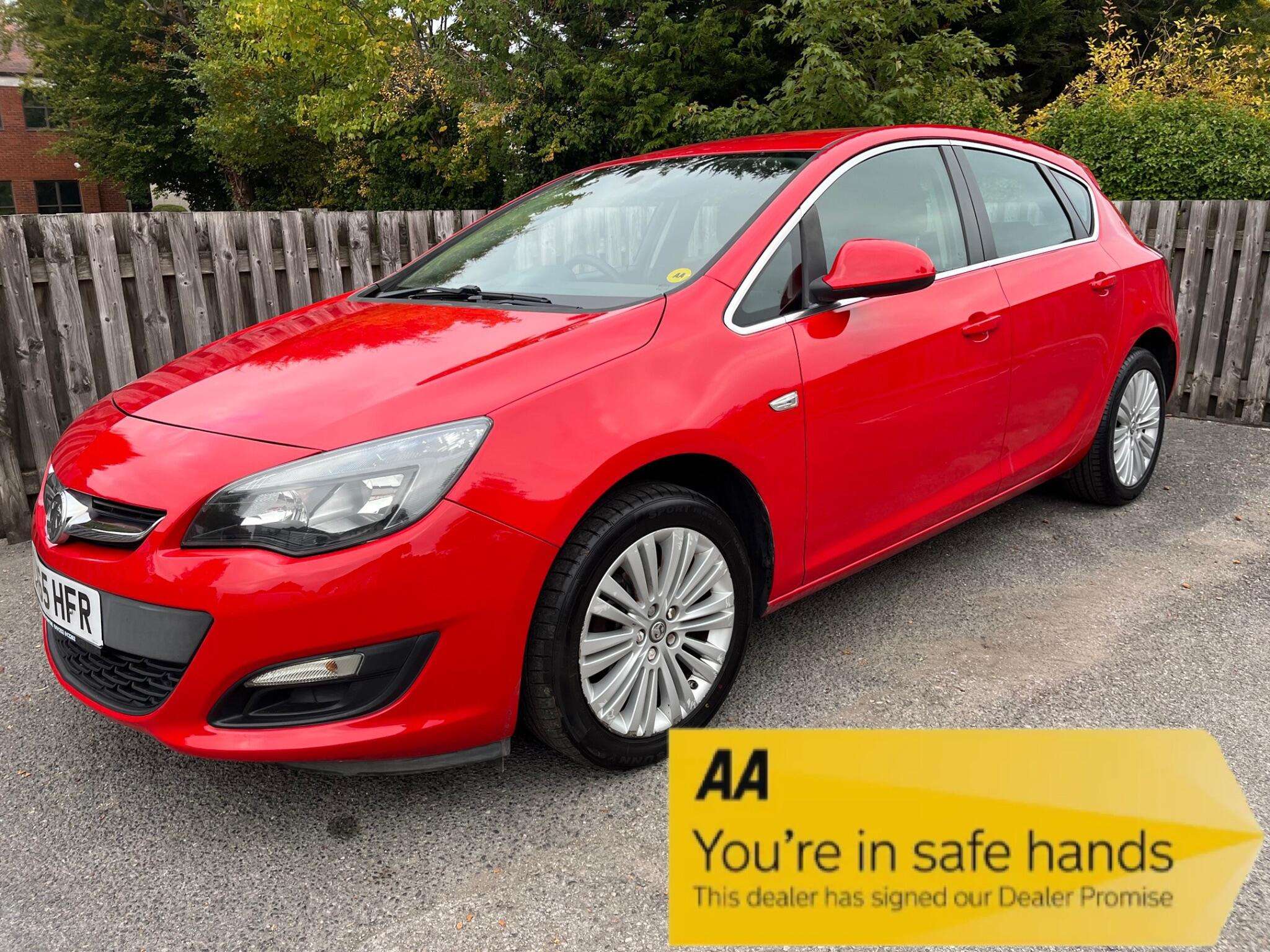 A 2015 VAUXHALL ASTRA 1.4i Excite Euro 6 5dr A 2015 VAUXHALL ASTRA 1.4i Excite Euro 6 5dr
