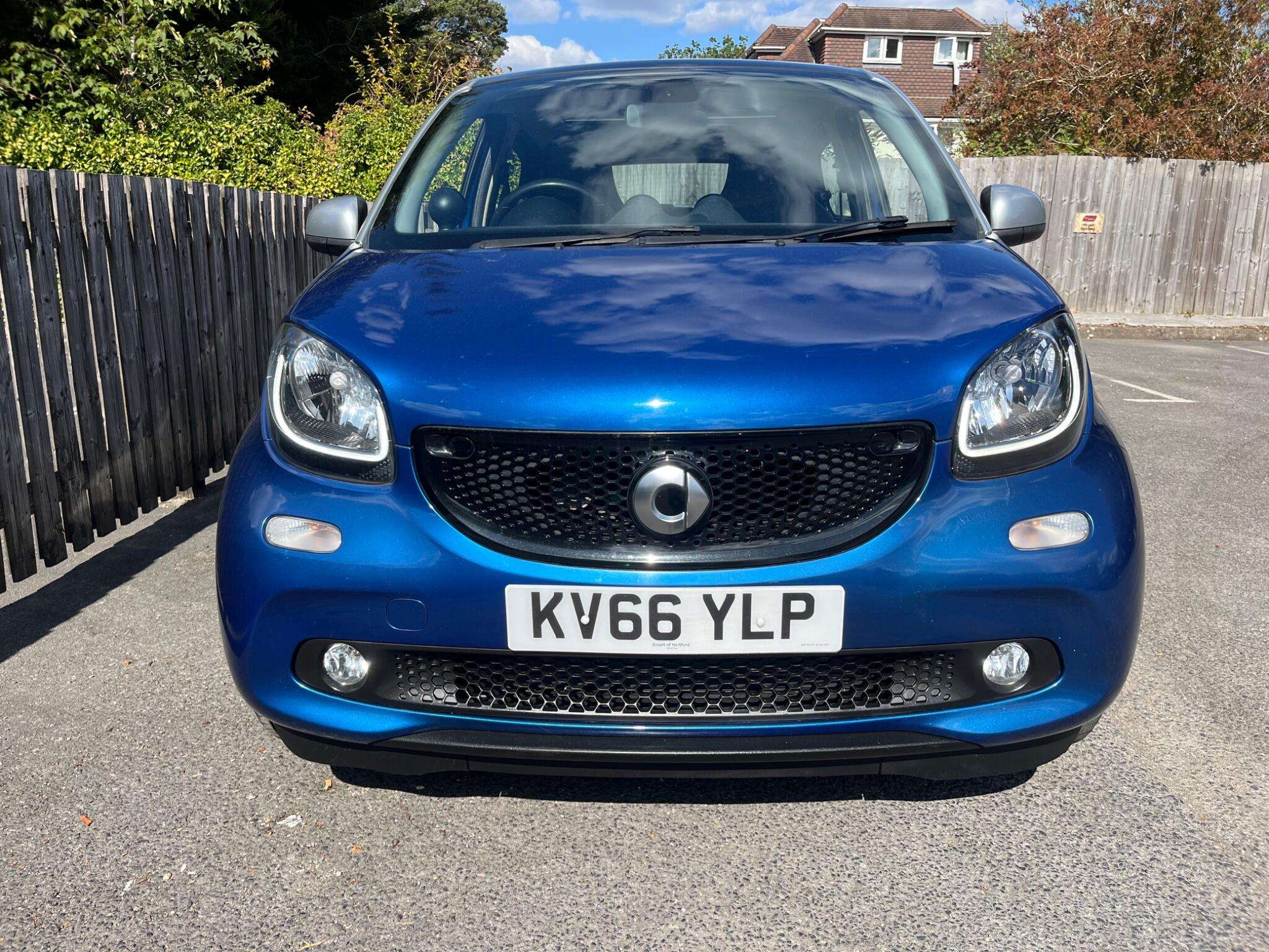 A 2016 SMART FORFOUR 0.9T Prime (Premium Plus) Euro 6 (s/s) 5dr A 2016 SMART FORFOUR 0.9T Prime (Premium Plus) Euro 6 (s/s) 5dr
