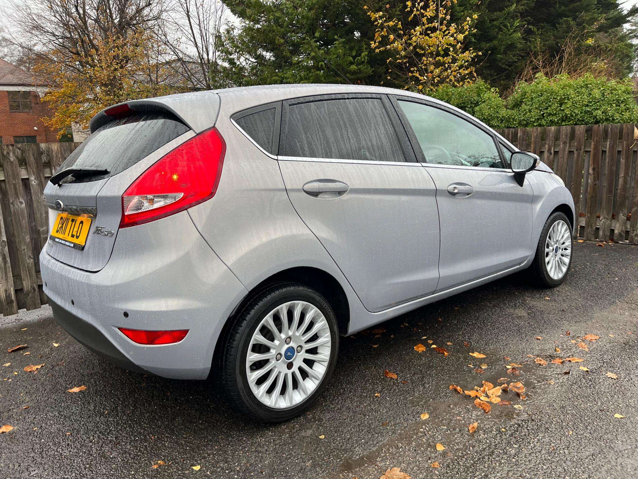 2011 FORD FIESTA 2011 FORD FIESTA