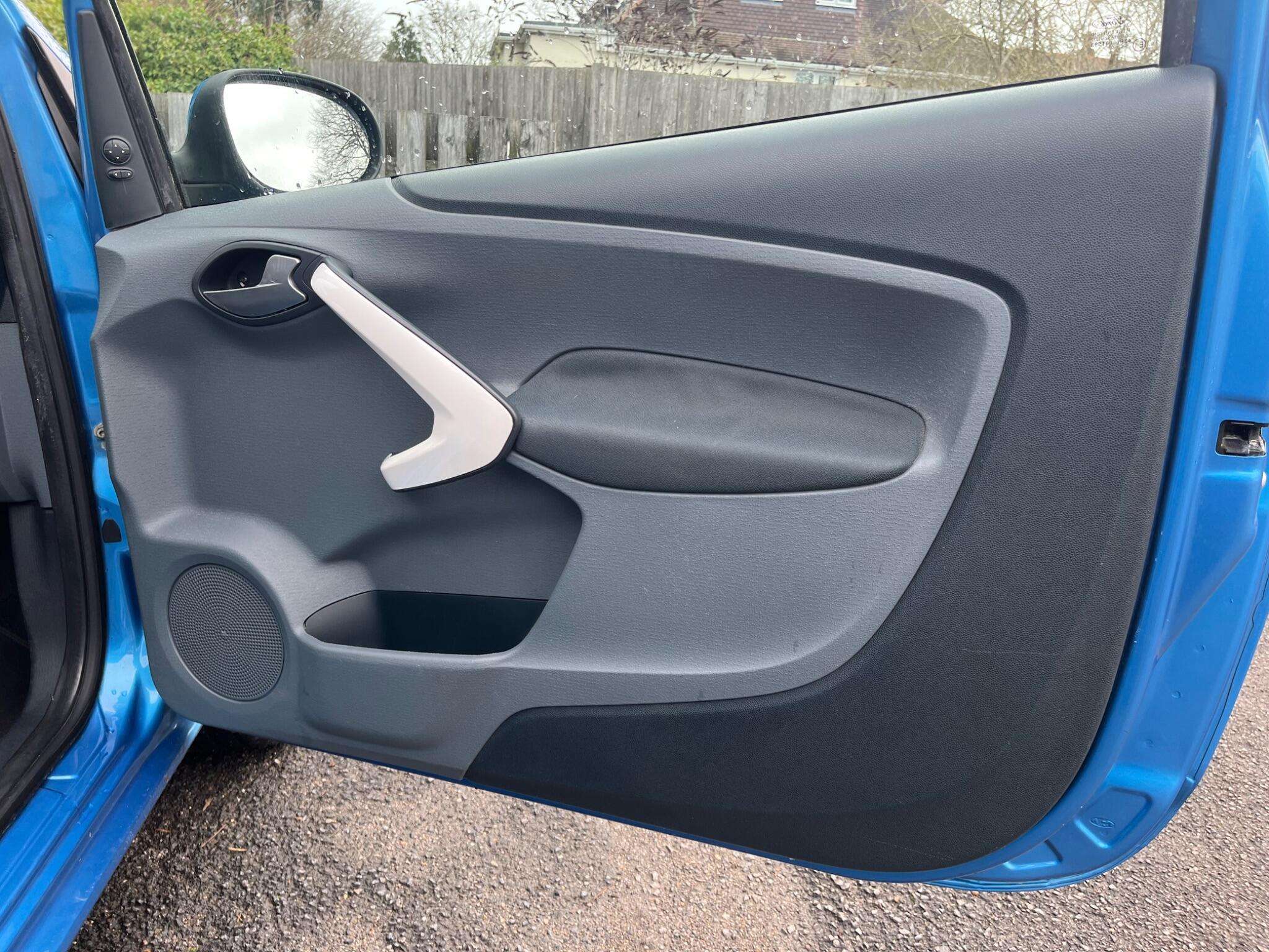 2011 FORD KA 2011 FORD KA