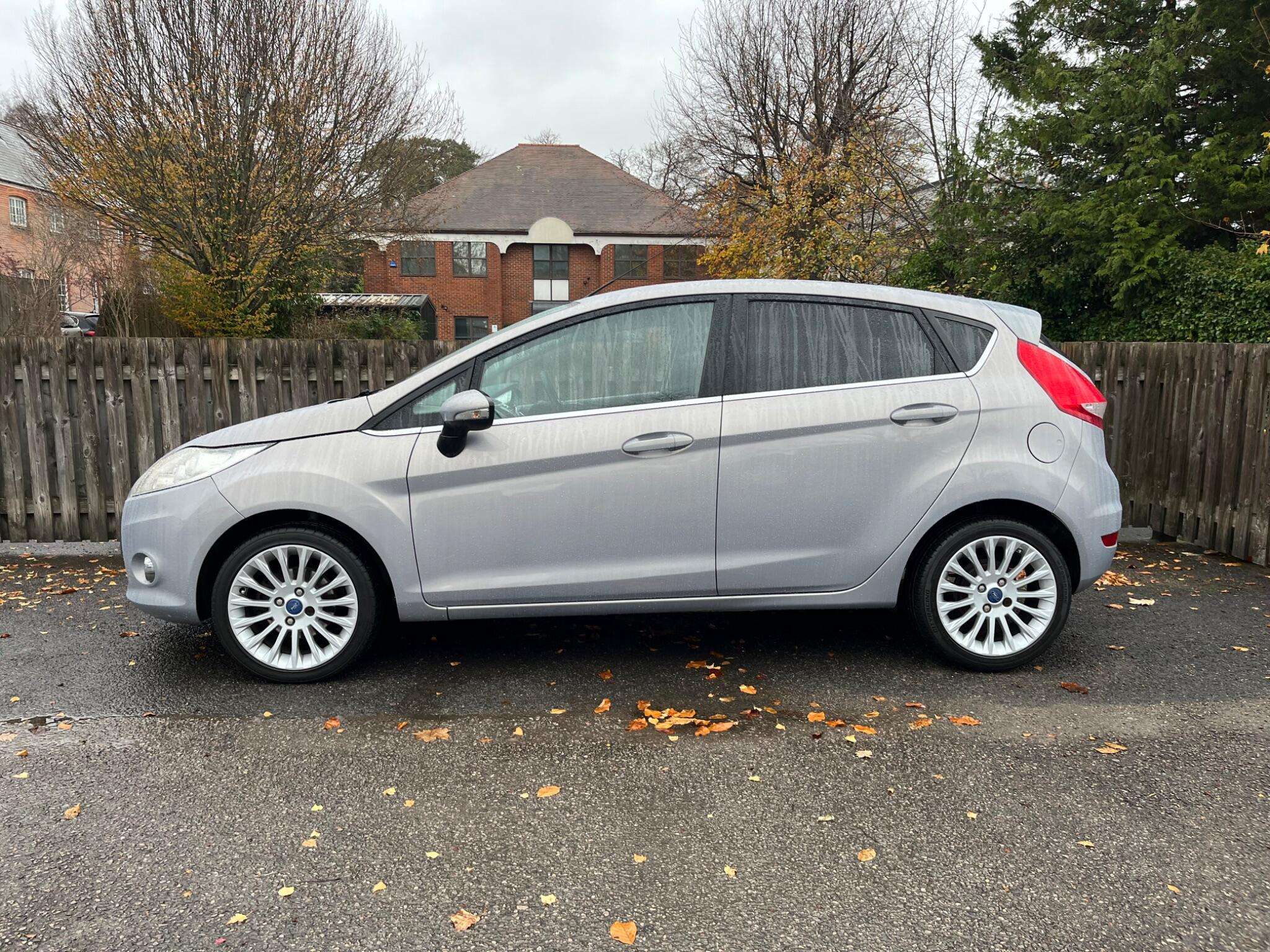 2011 FORD FIESTA 2011 FORD FIESTA