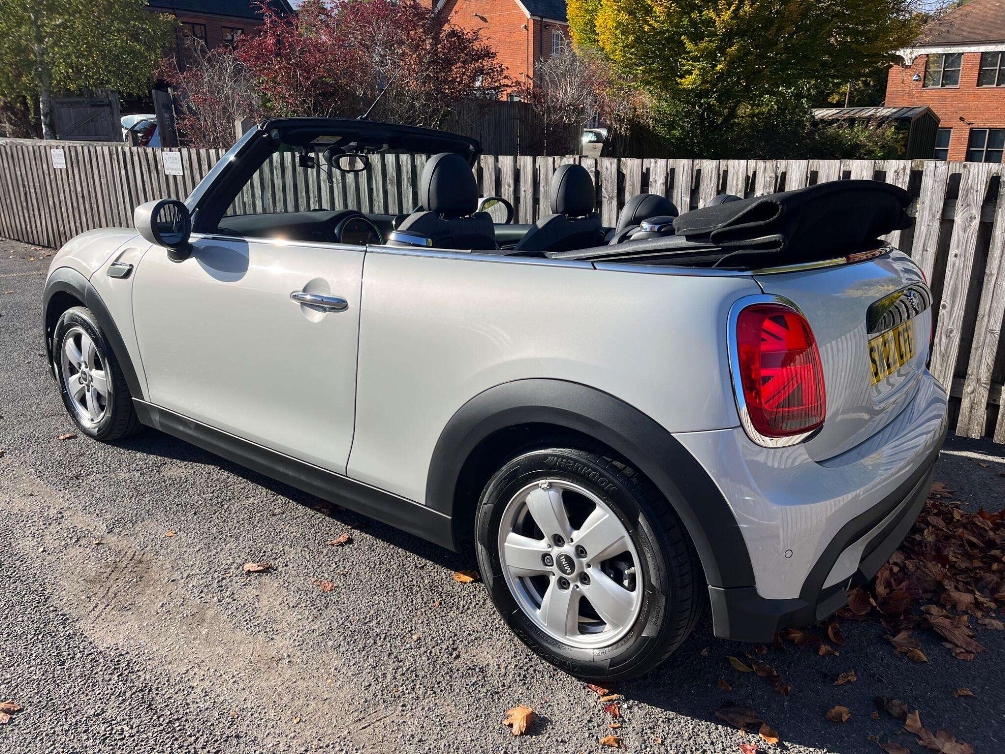 A 2022 MINI CONVERTIBLE 1.5 Cooper Classic Euro 6 (s/s) 2dr A 2022 MINI CONVERTIBLE 1.5 Cooper Classic Euro 6 (s/s) 2dr