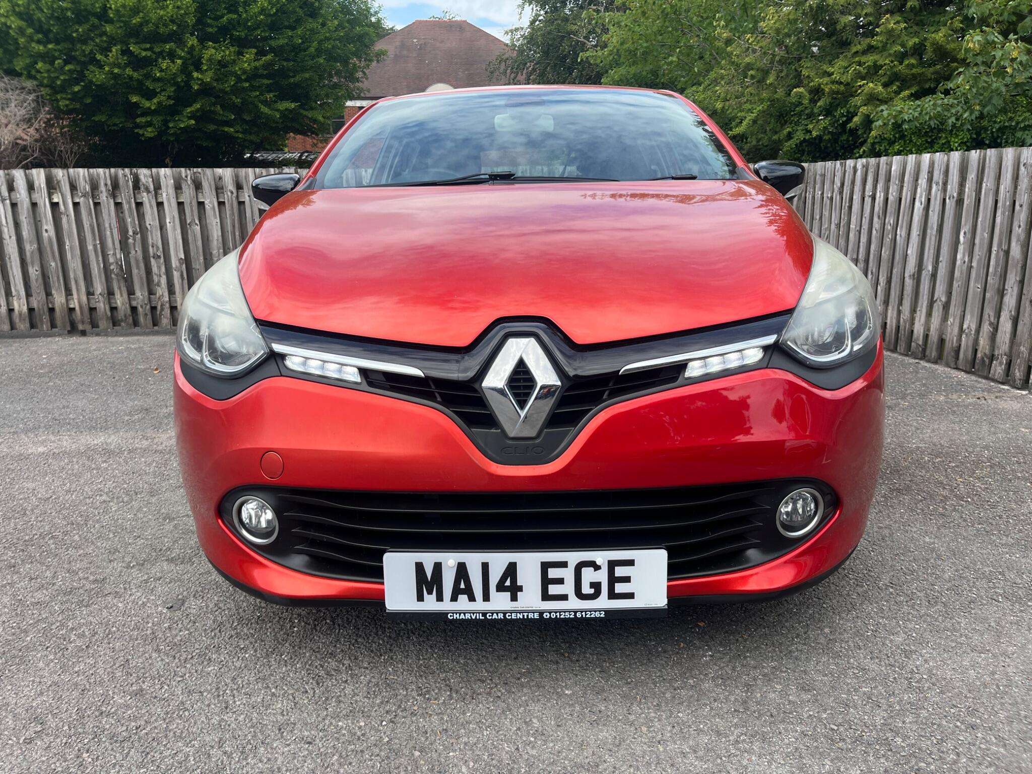 A 2014 RENAULT CLIO 1.2 16V Dynamique MediaNav Euro 5 5dr A 2014 RENAULT CLIO 1.2 16V Dynamique MediaNav Euro 5 5dr