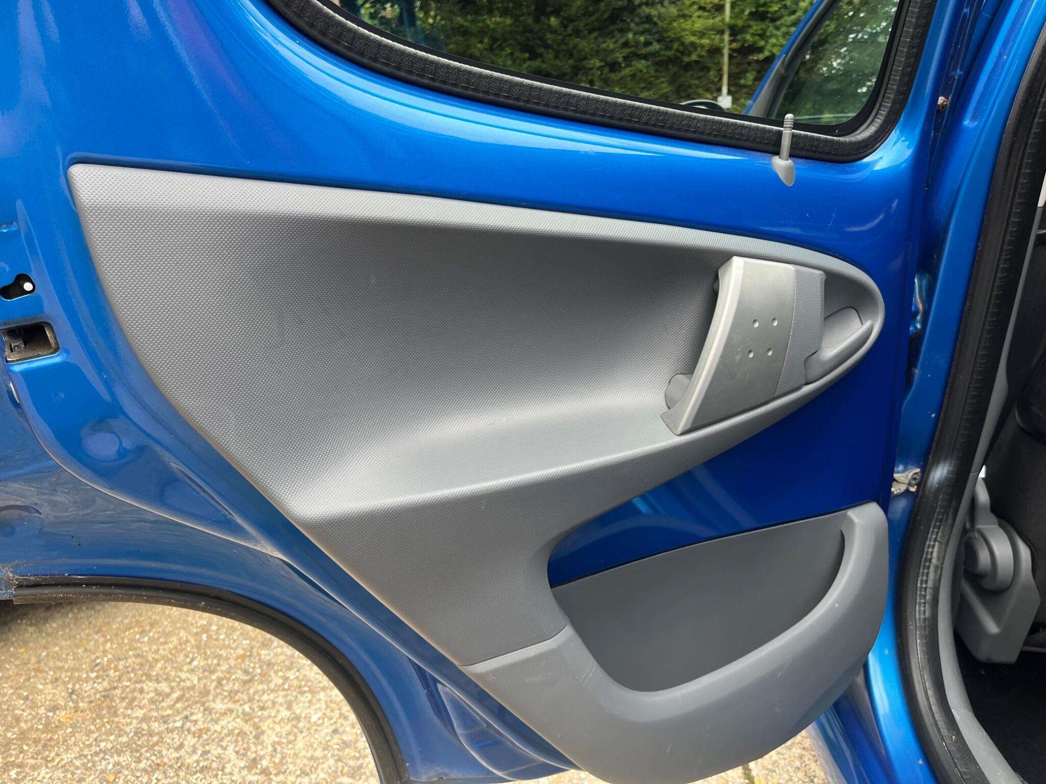 2009 PEUGEOT 107 2009 PEUGEOT 107