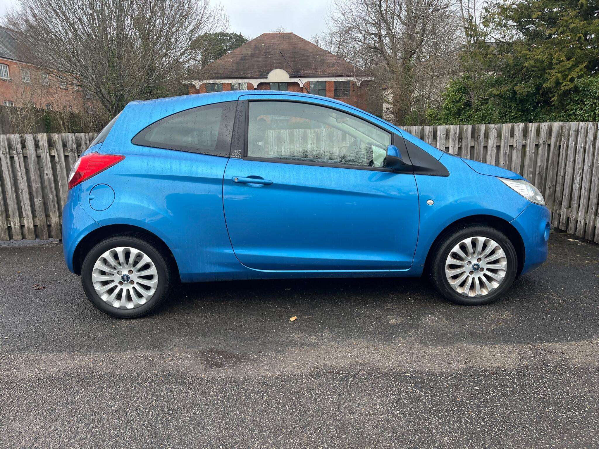 2011 FORD KA 2011 FORD KA