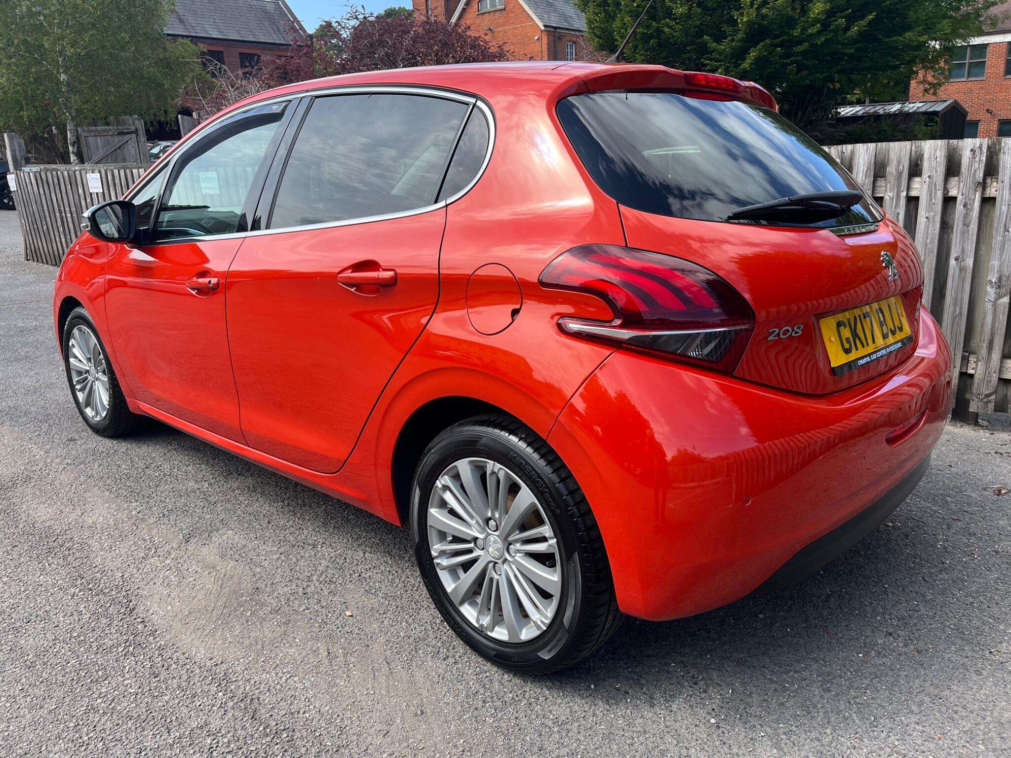 A 2017 PEUGEOT 208 1.2 PureTech Allure Euro 6 5dr A 2017 PEUGEOT 208 1.2 PureTech Allure Euro 6 5dr